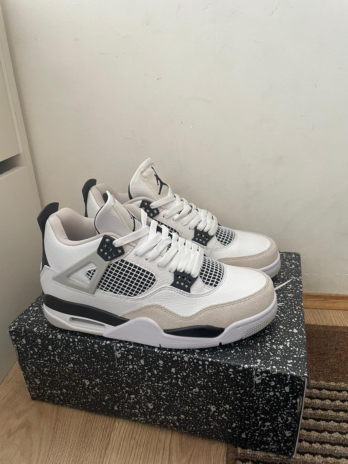 Jordan 4 Military black Broj 42(Odmah dostupno)