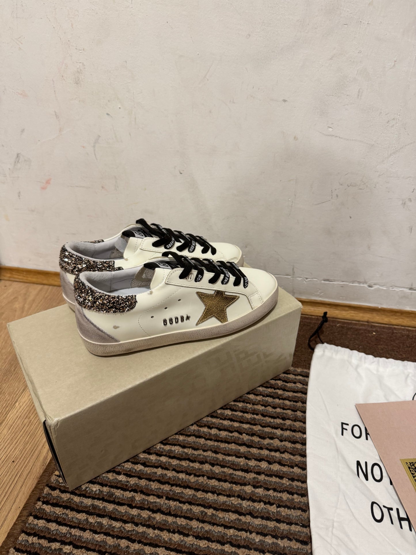 Golden Goose Broj 38,39(Odmah dostupno)