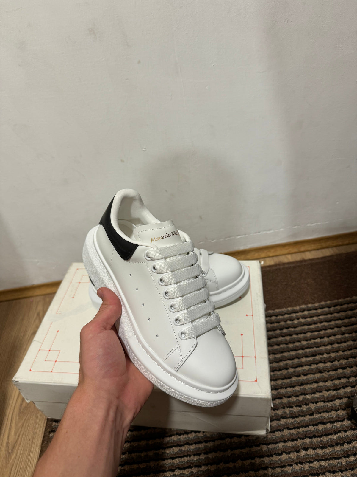 Alexander McQueen Broj 36(Odmah Dostupno)