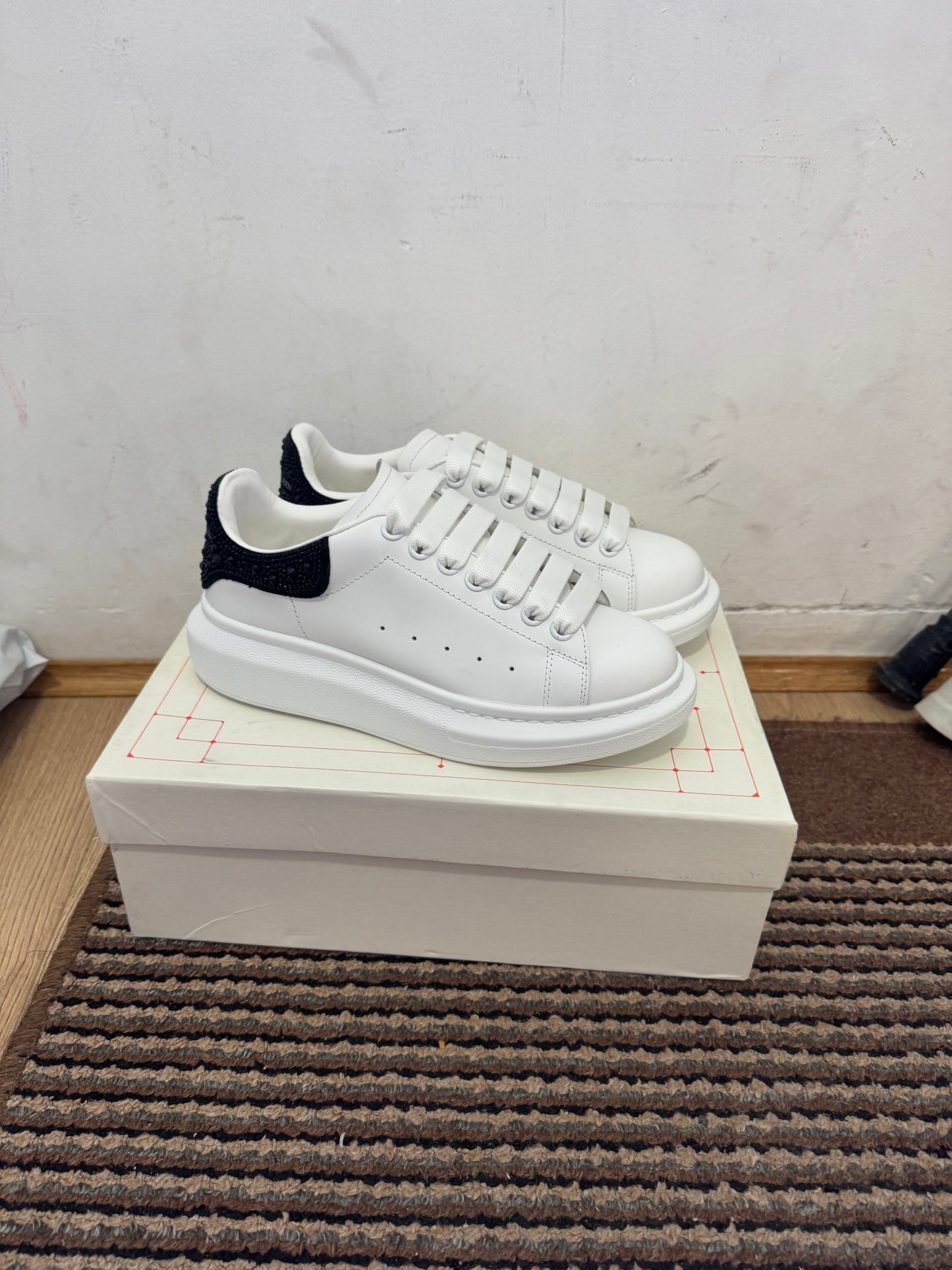 Alexander McQueen Broj 37(Odmah Dostupno)