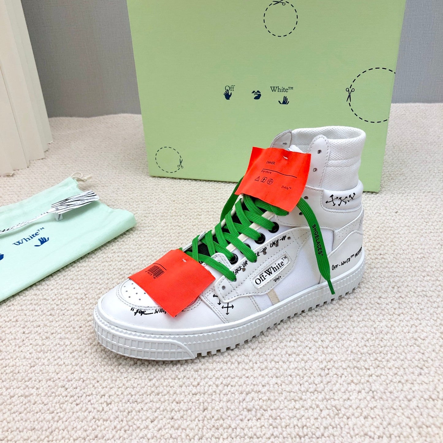 OFF-WHITE Court