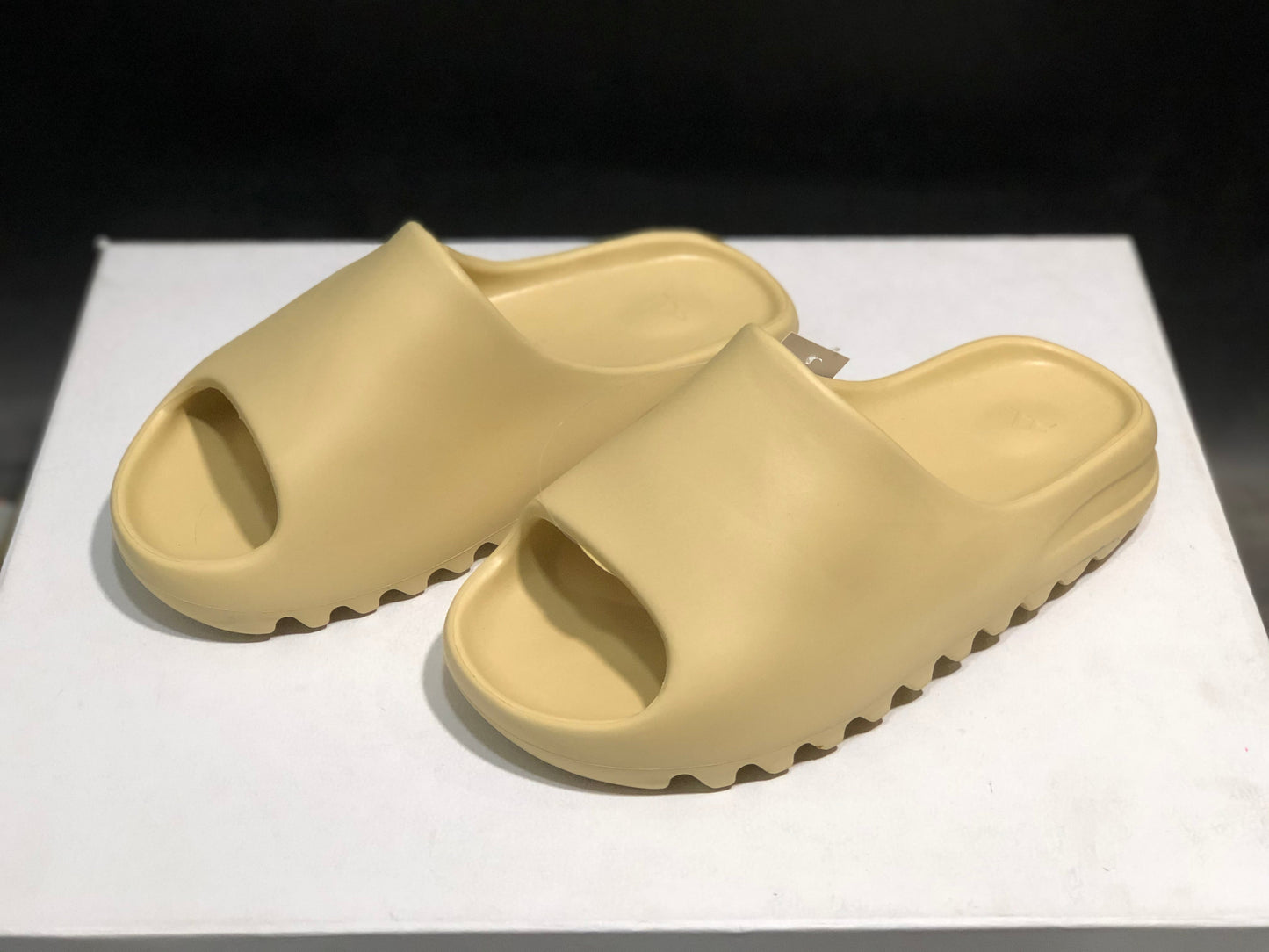 Yeezy slide Sand