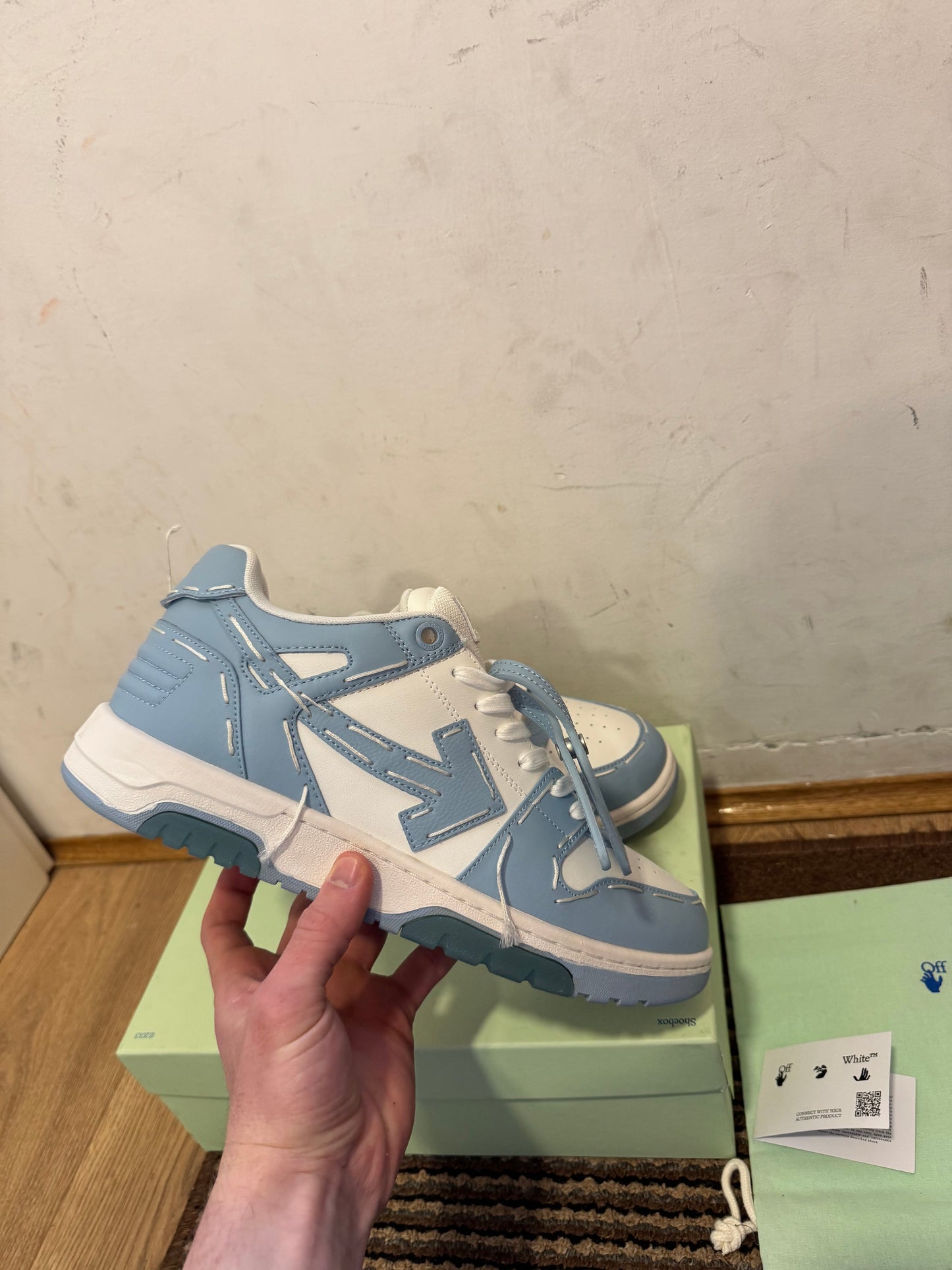 Off White Out of Office Broj 43(Odmah dostupno)