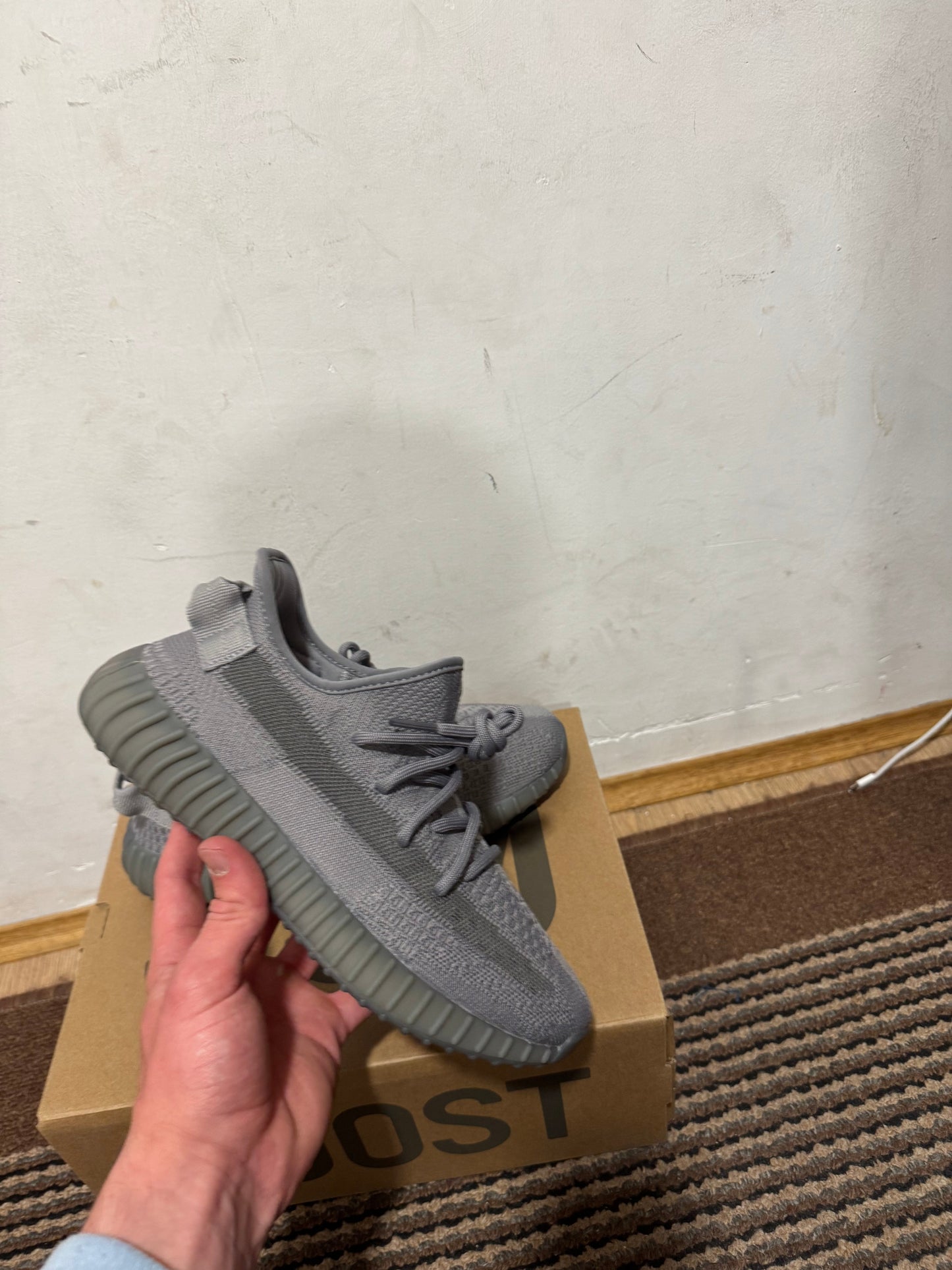 Yeezy 350 Wolf Grey Broj 39(Odmah dostupno)