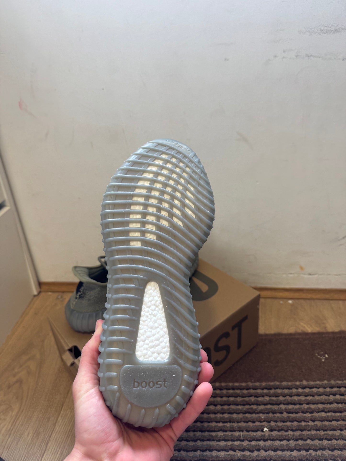 Yeezy Granit Broj 43(Odmah dostupno)