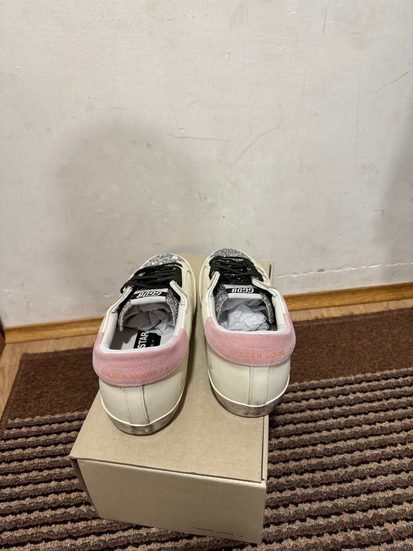 Golden Goose Broj 40(Odmah dostupno)