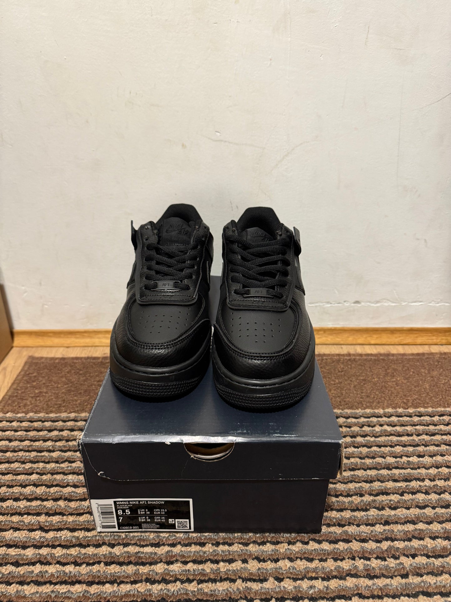 Nike Air Force Broj 40 (Odmah dostupno)