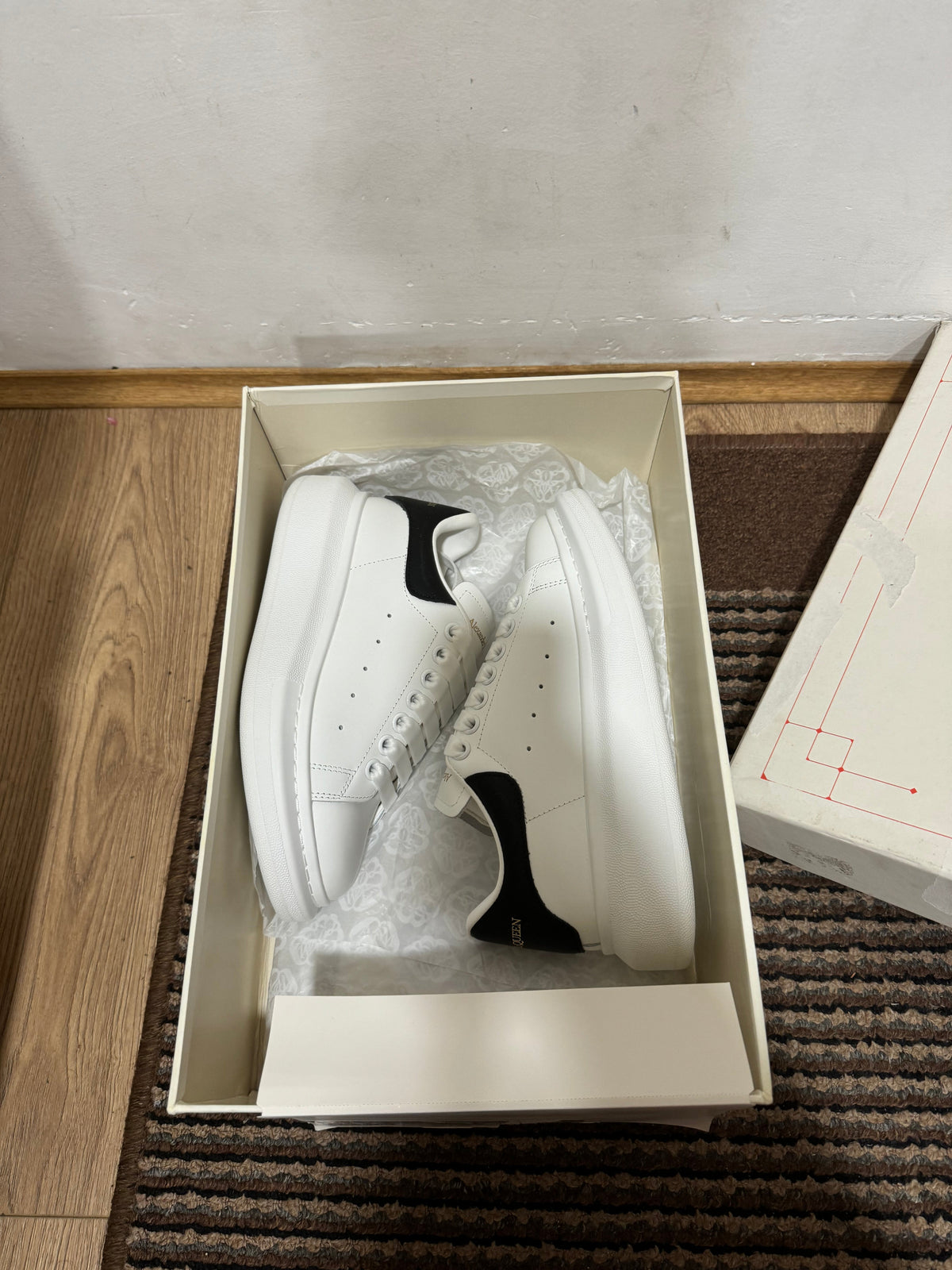 Alexander McQueen Broj 36(Odmah Dostupno)