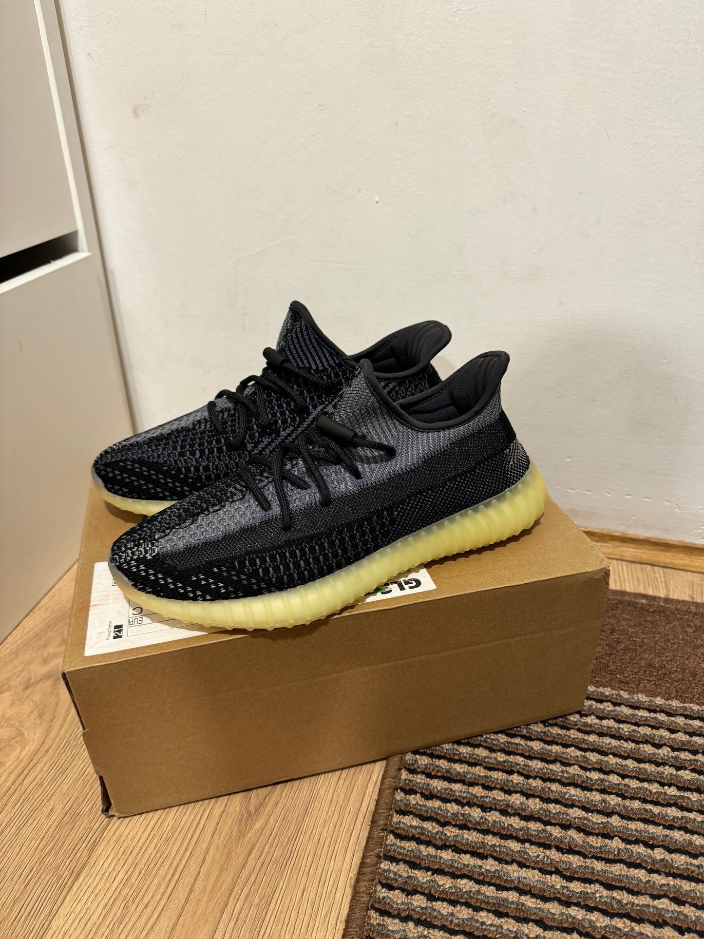 Yeezy 350 Asriel Broj 42,45(Odmah Dostupno)