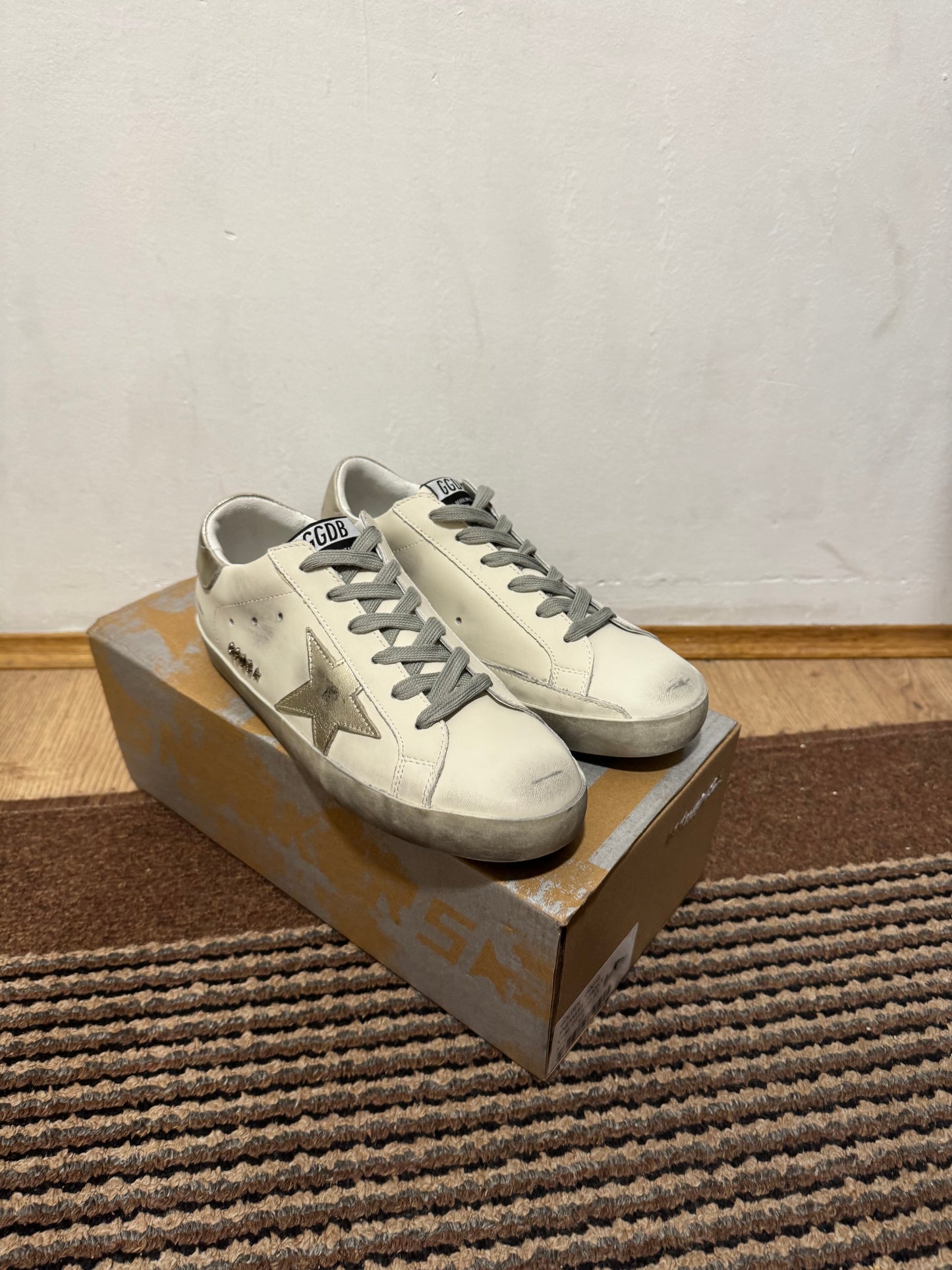 Golden Goose Broj 40(Odmah dostupno)