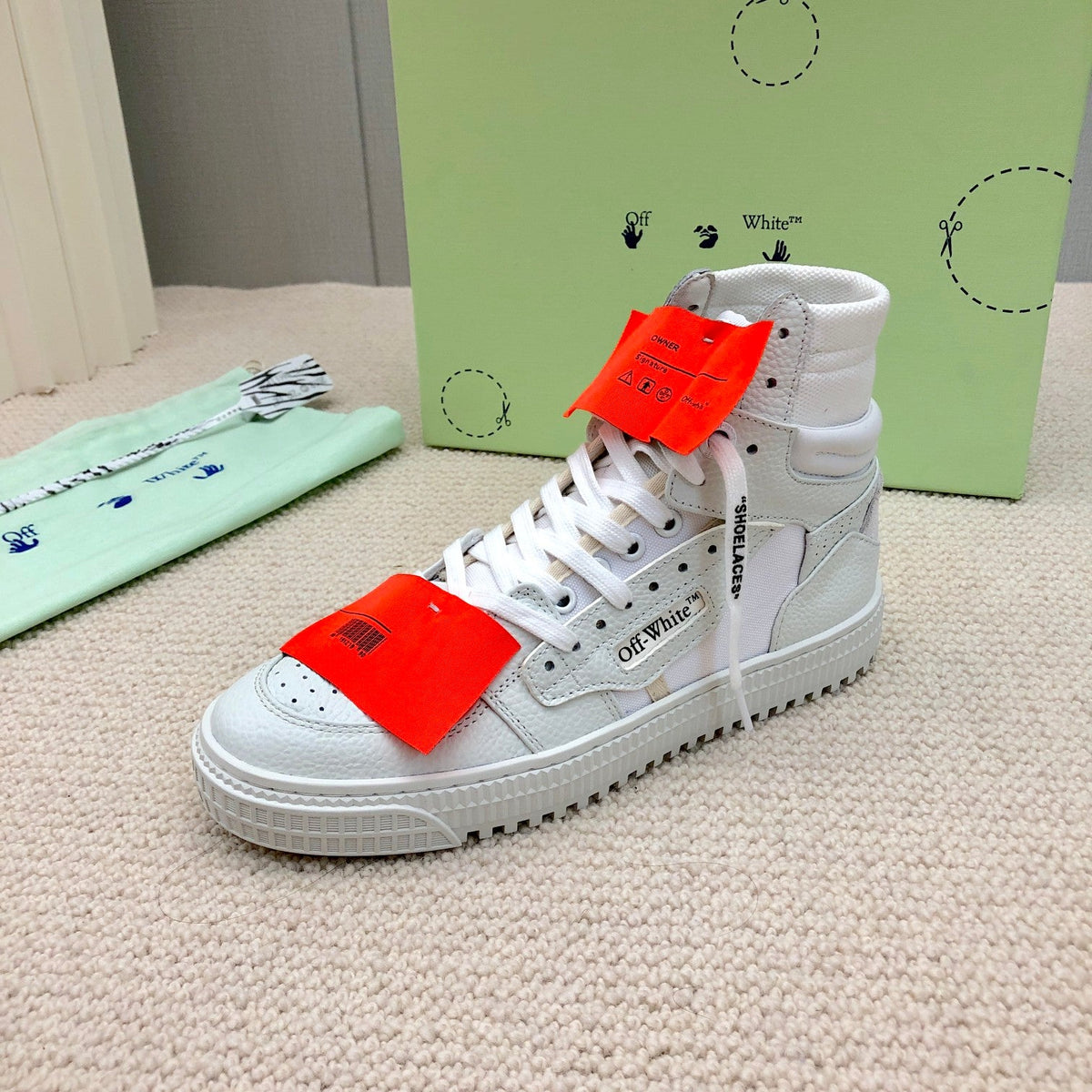 OFF-WHITE Court