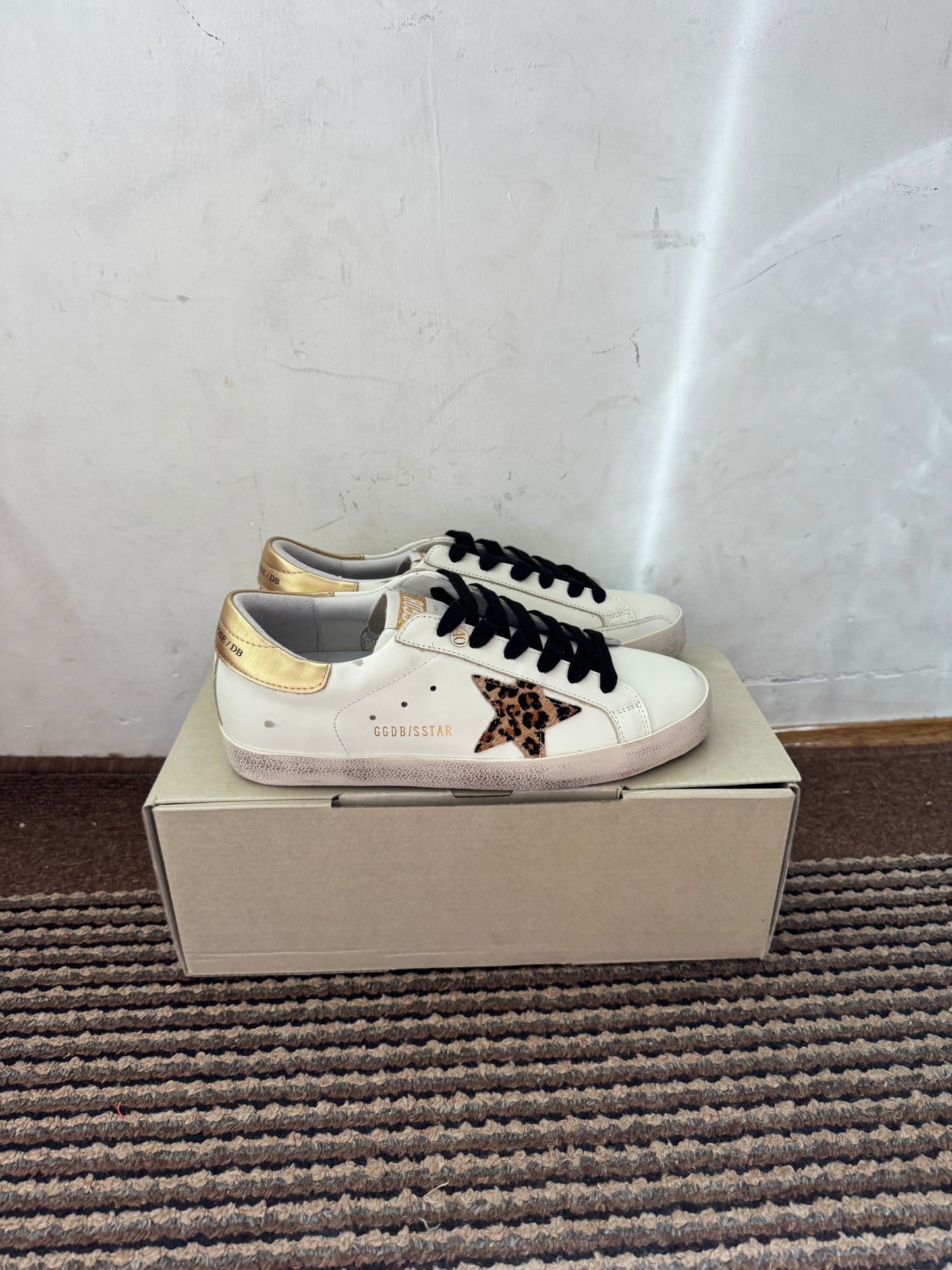 Golden Goose Broj 40(Odmah dostupno)