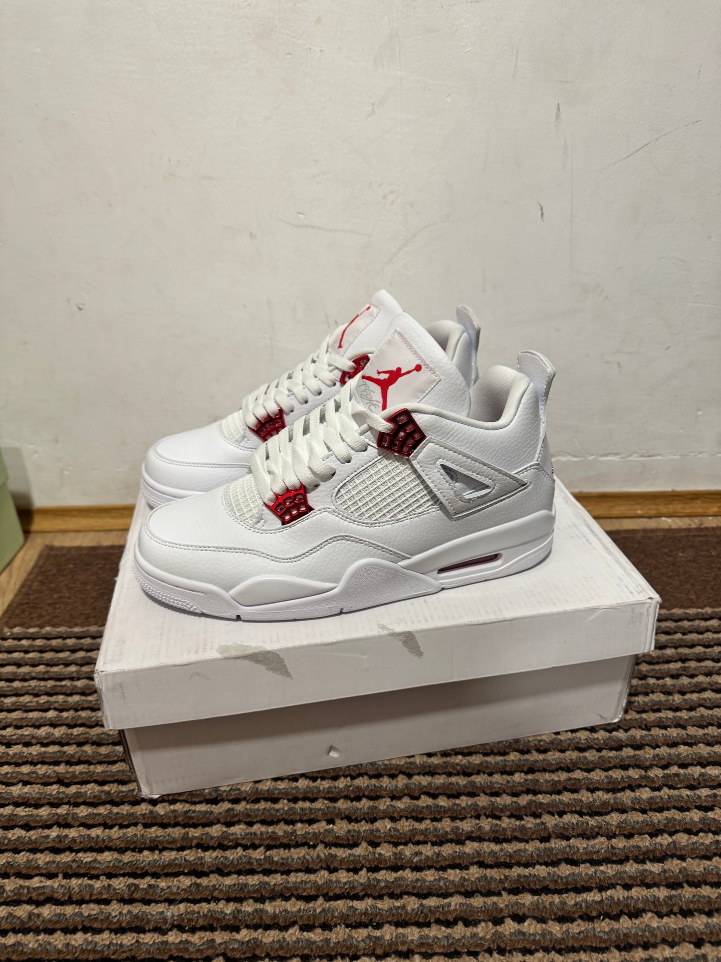 Jordan 4 Metalic Red Broj 42(Odmah dostupne)