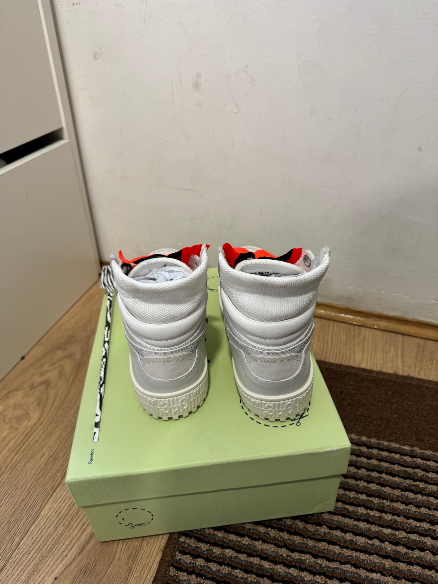 Off White Court Broj 39(Odmah dostupno)