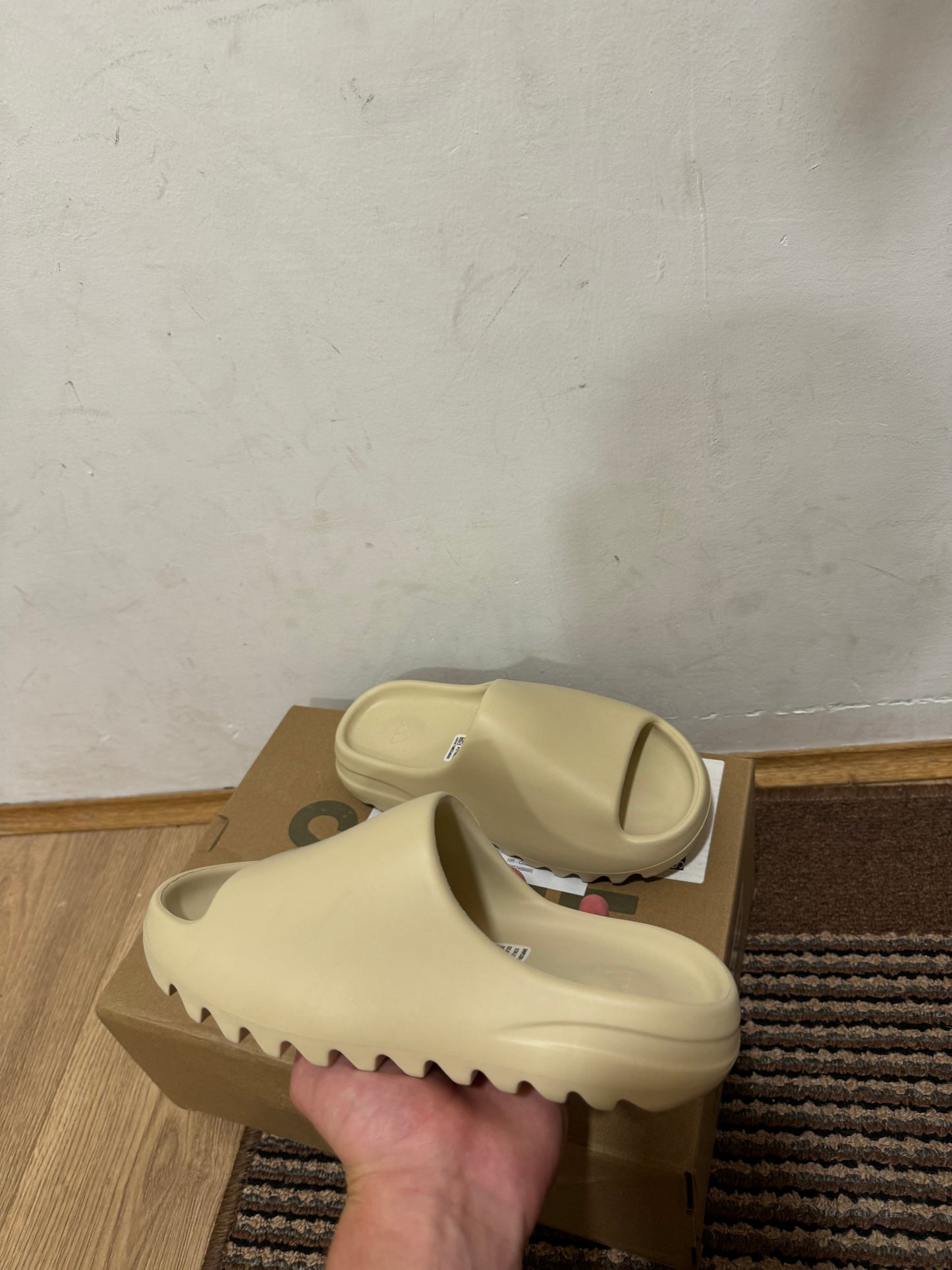 Yeezy Slide Bone Broj 42(Odmah dostupno)