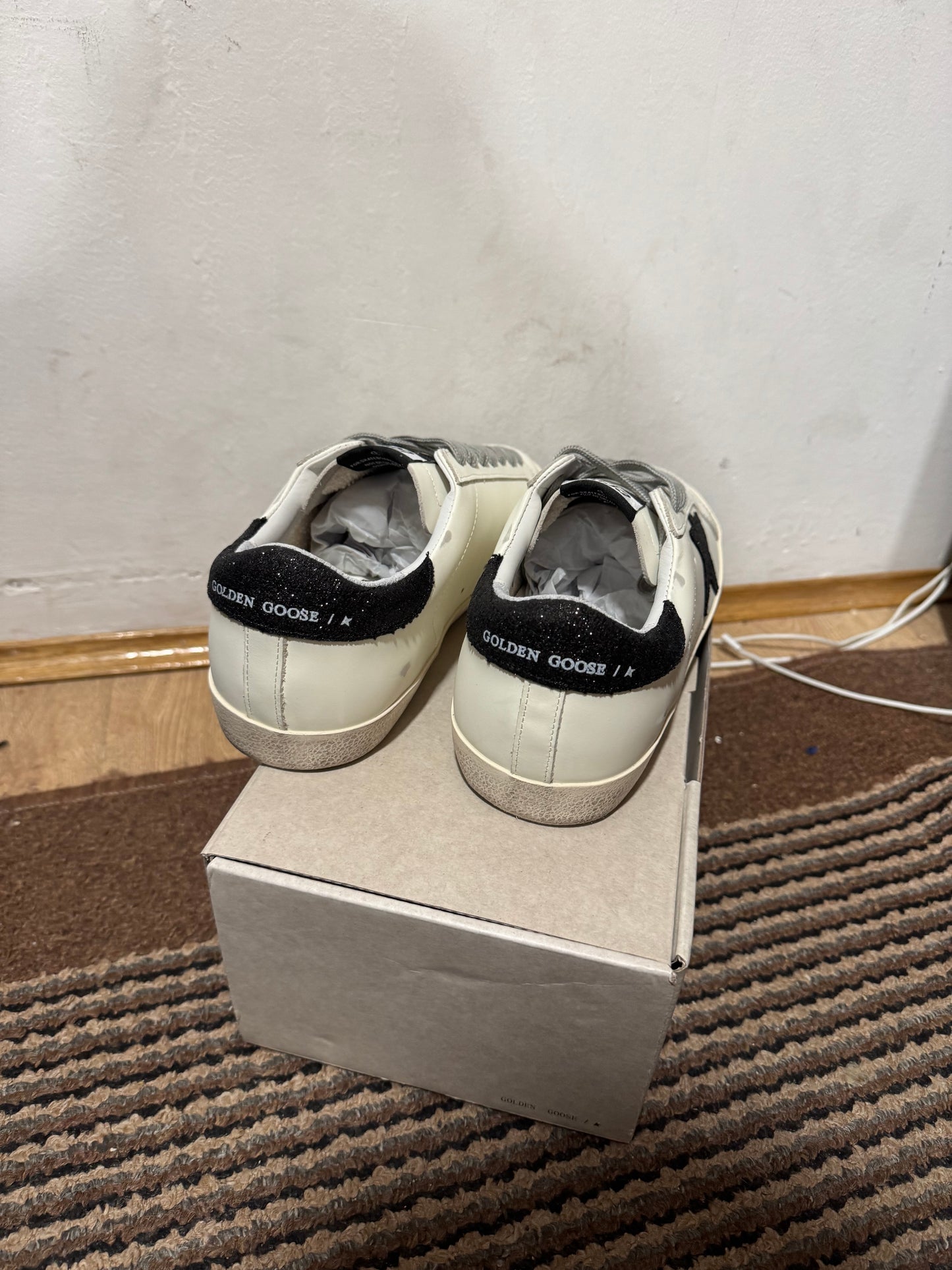 Golden goose 37,41(Odmah dostupne)