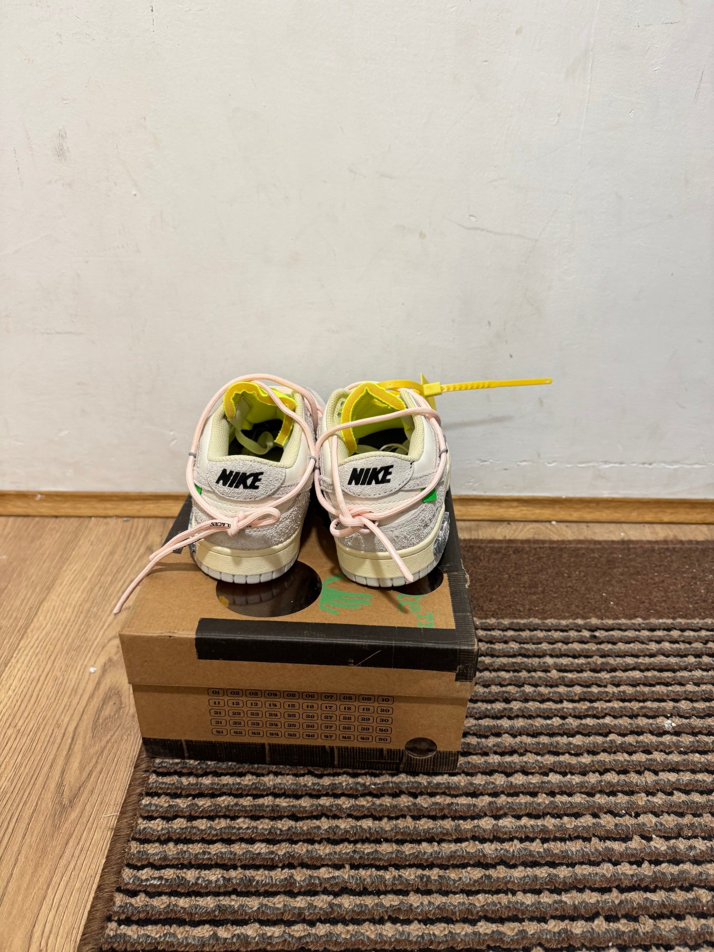Off White dunk Lot 12 Broj 38(Odmah dostupno)