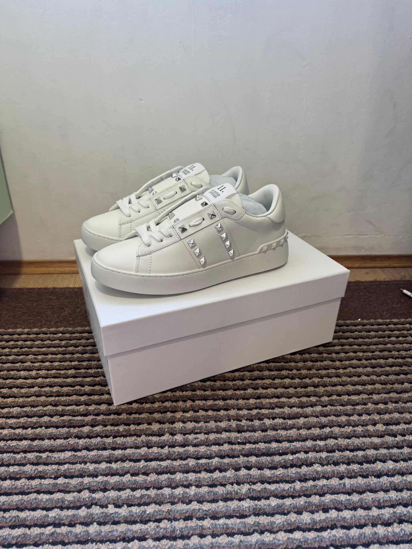 Valentino Broj 42(Odmah dostupno)
