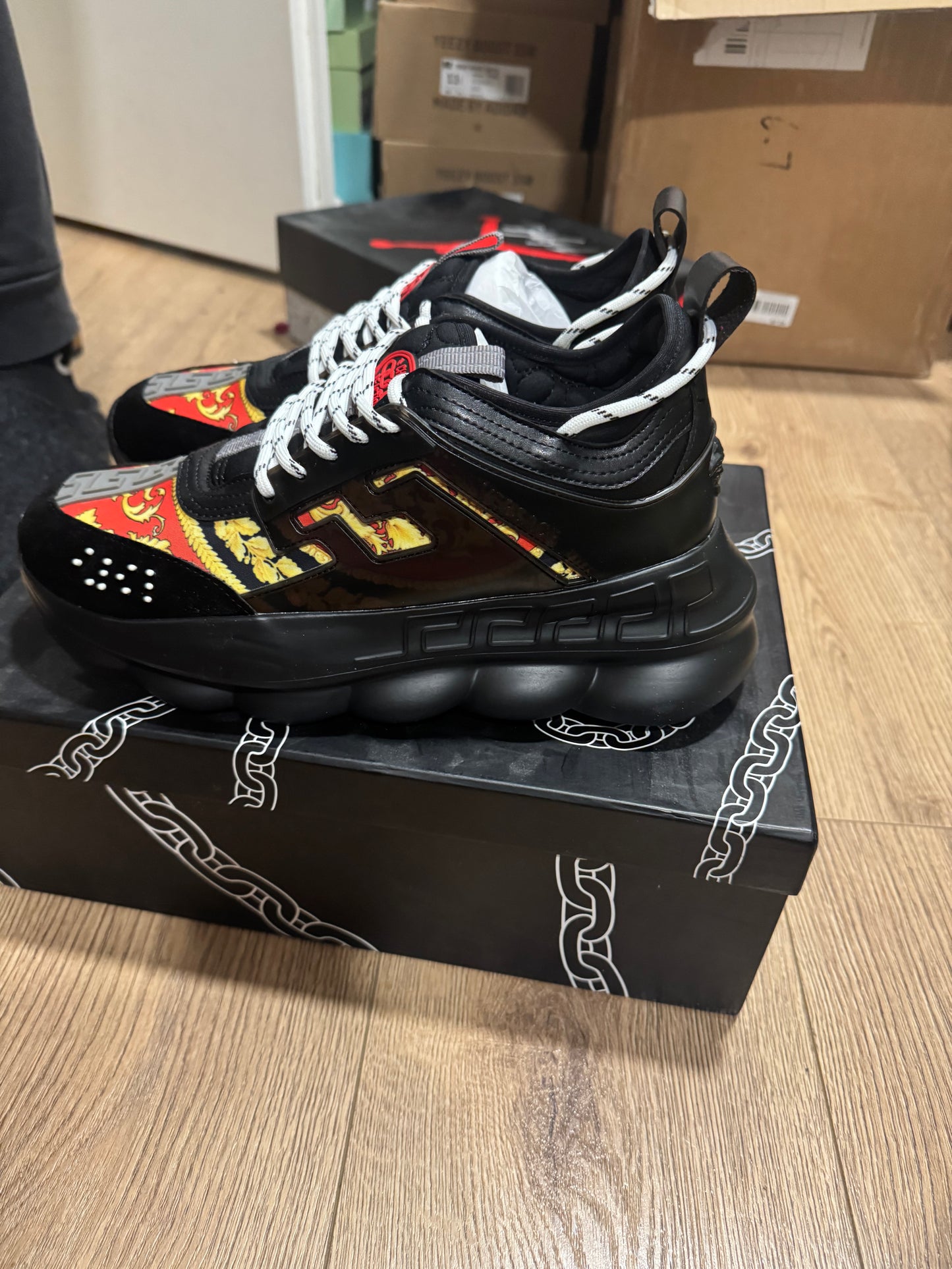 Versace Broj 42(Odmah dostupno)