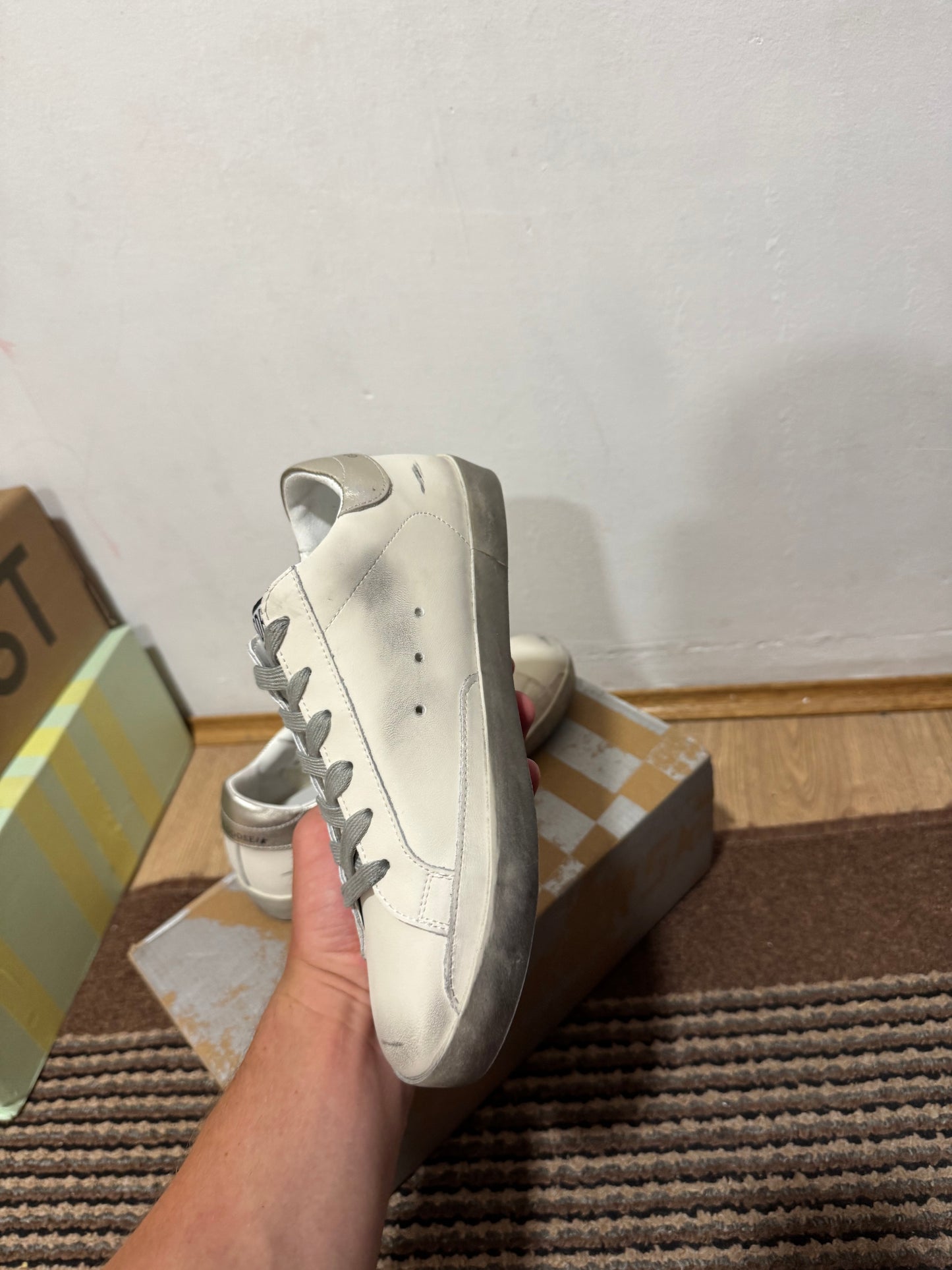 Golden Goose Broj 40(Odmah dostupno)