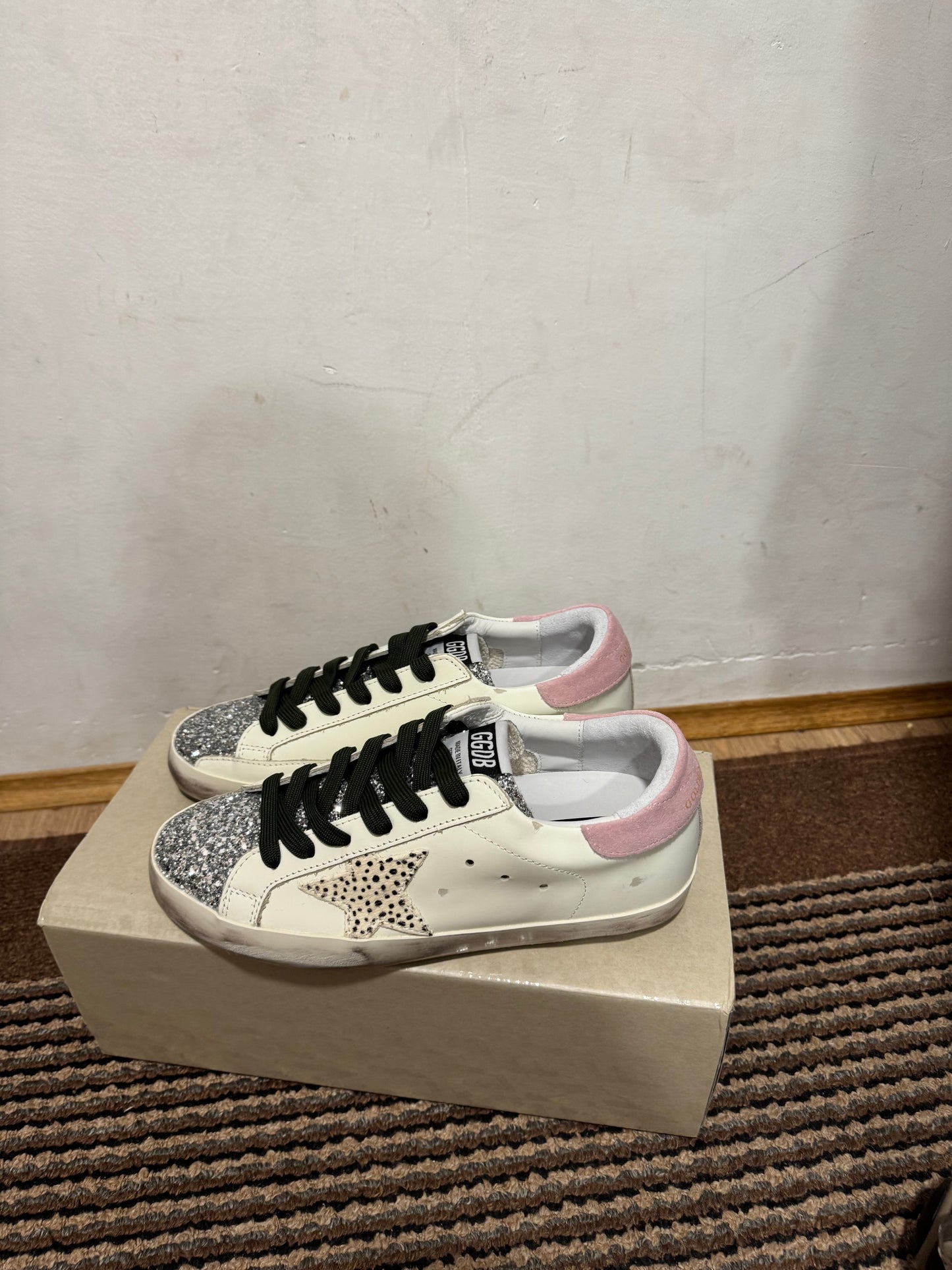 Golden Goose Broj 40(Odmah dostupno)