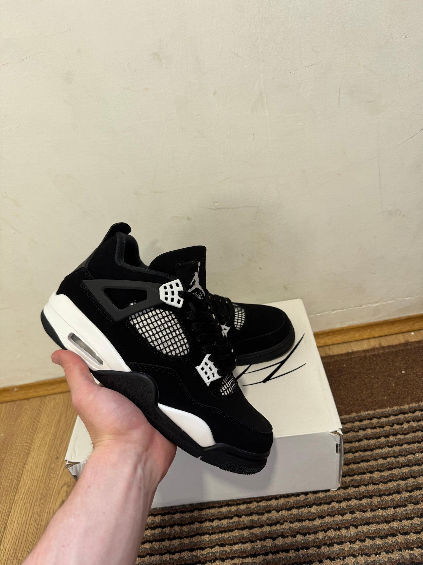 Jordan 4 White Thubder Broj 42(Odmah dostupno)