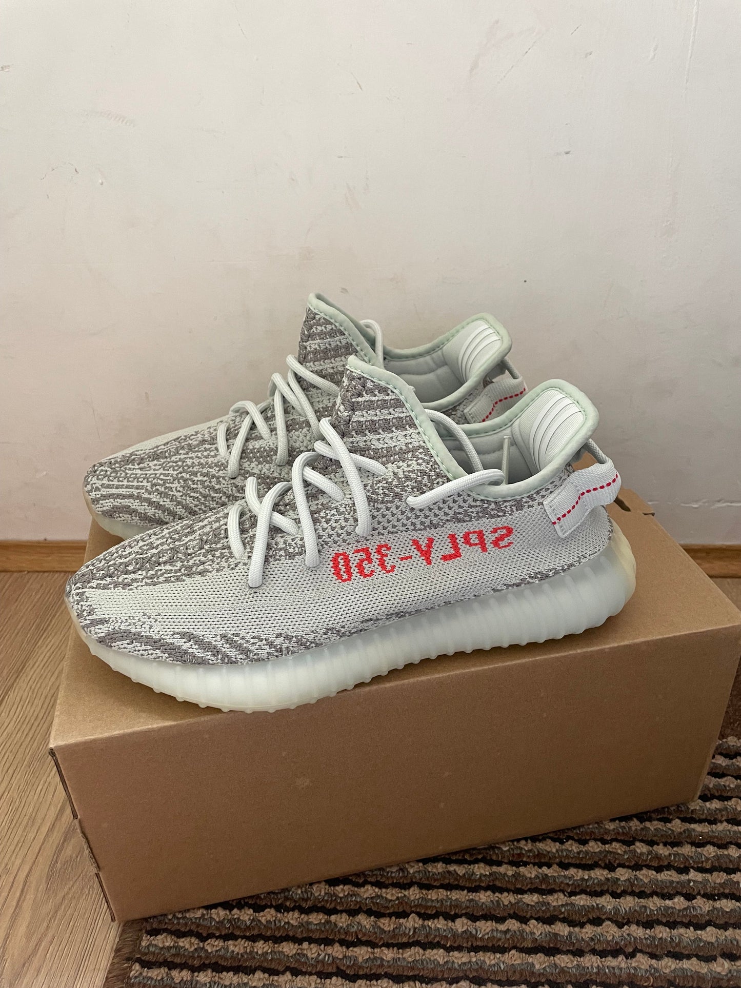 Yeezy 350 Blue Tint Broj 42(Odmah dostupno)