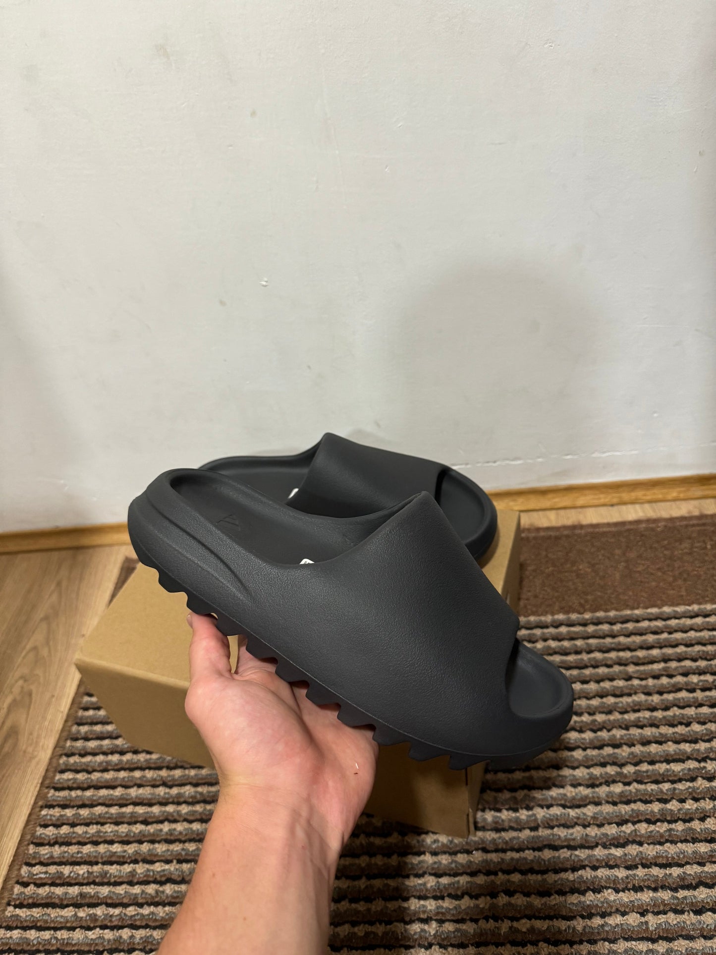 Yeezy Slide Onyx Broj 38,42(Odmah dostupno)