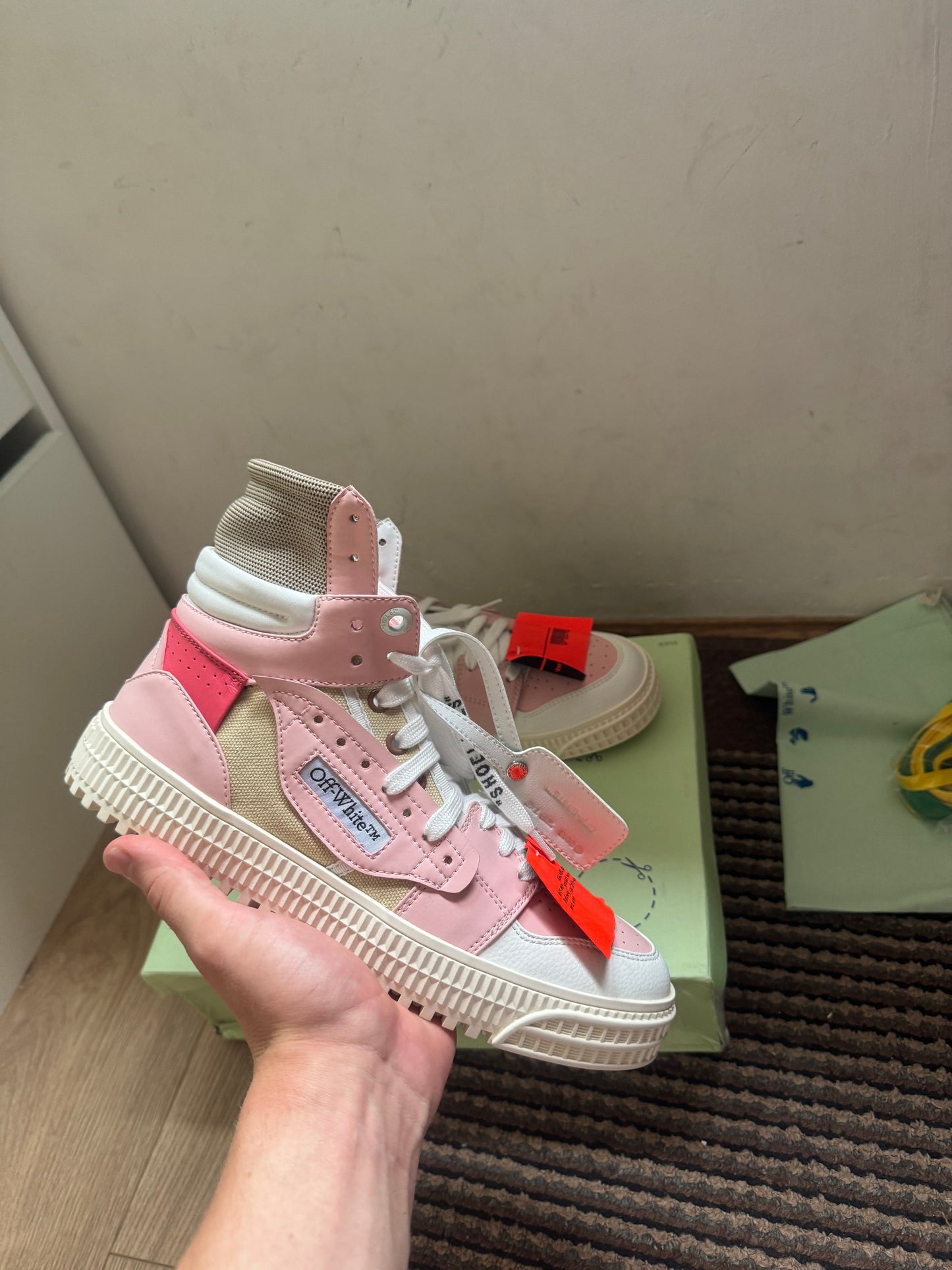 Off White Court Broj 40 (Odmah dostupno)