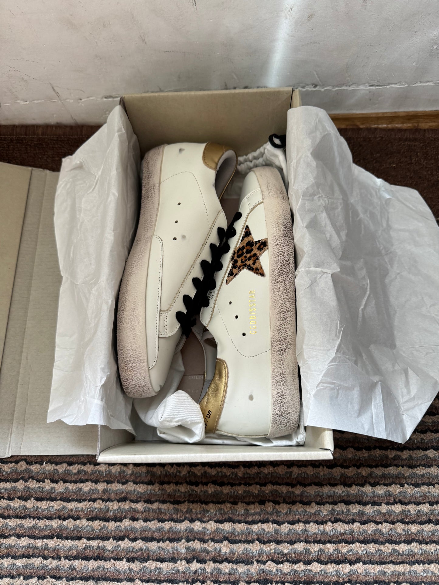 Golden Goose Broj 40(Odmah dostupno)