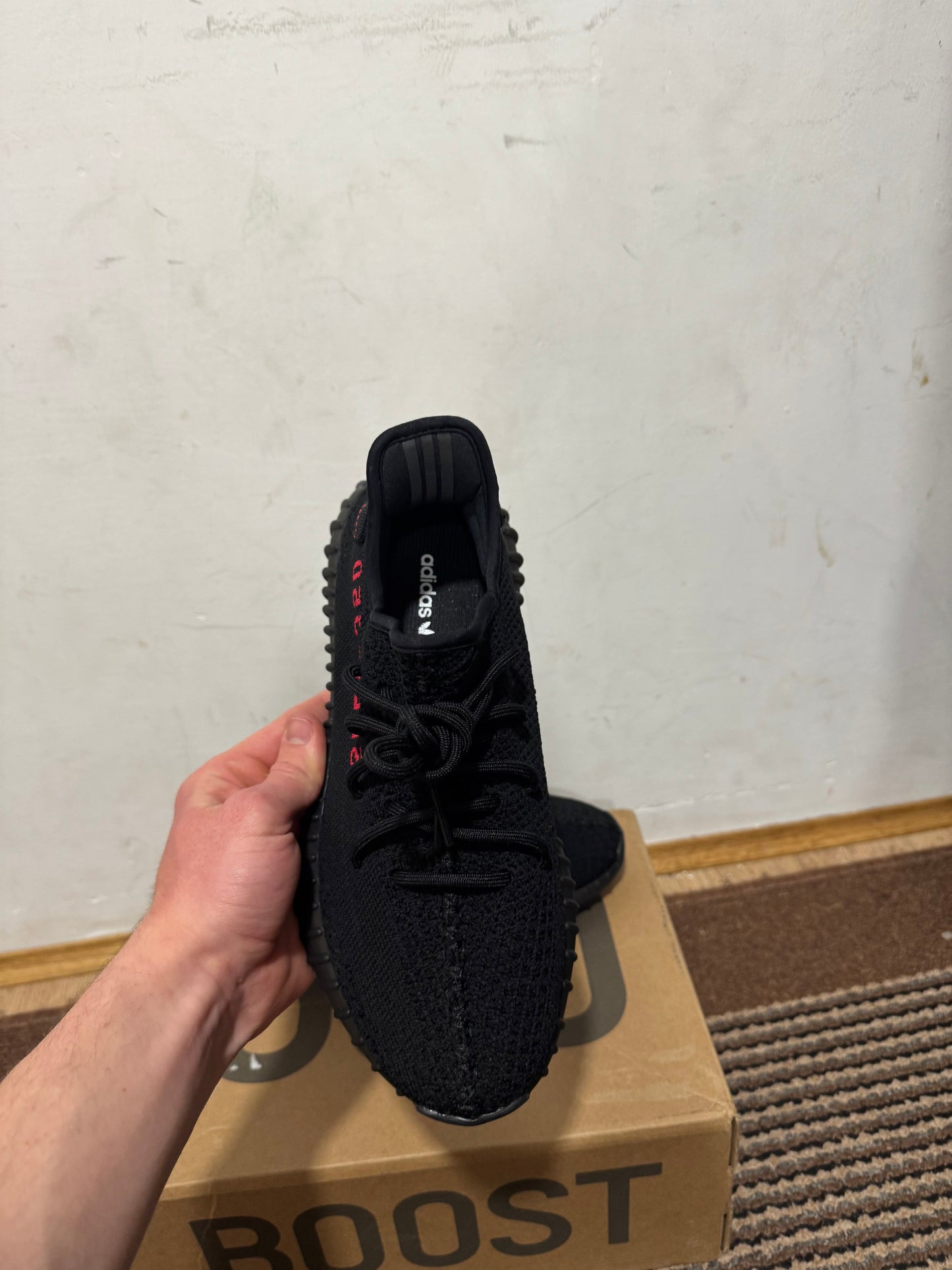 Yeezy 350 Bred Broj 37,44,46(Odmah Dostupno)