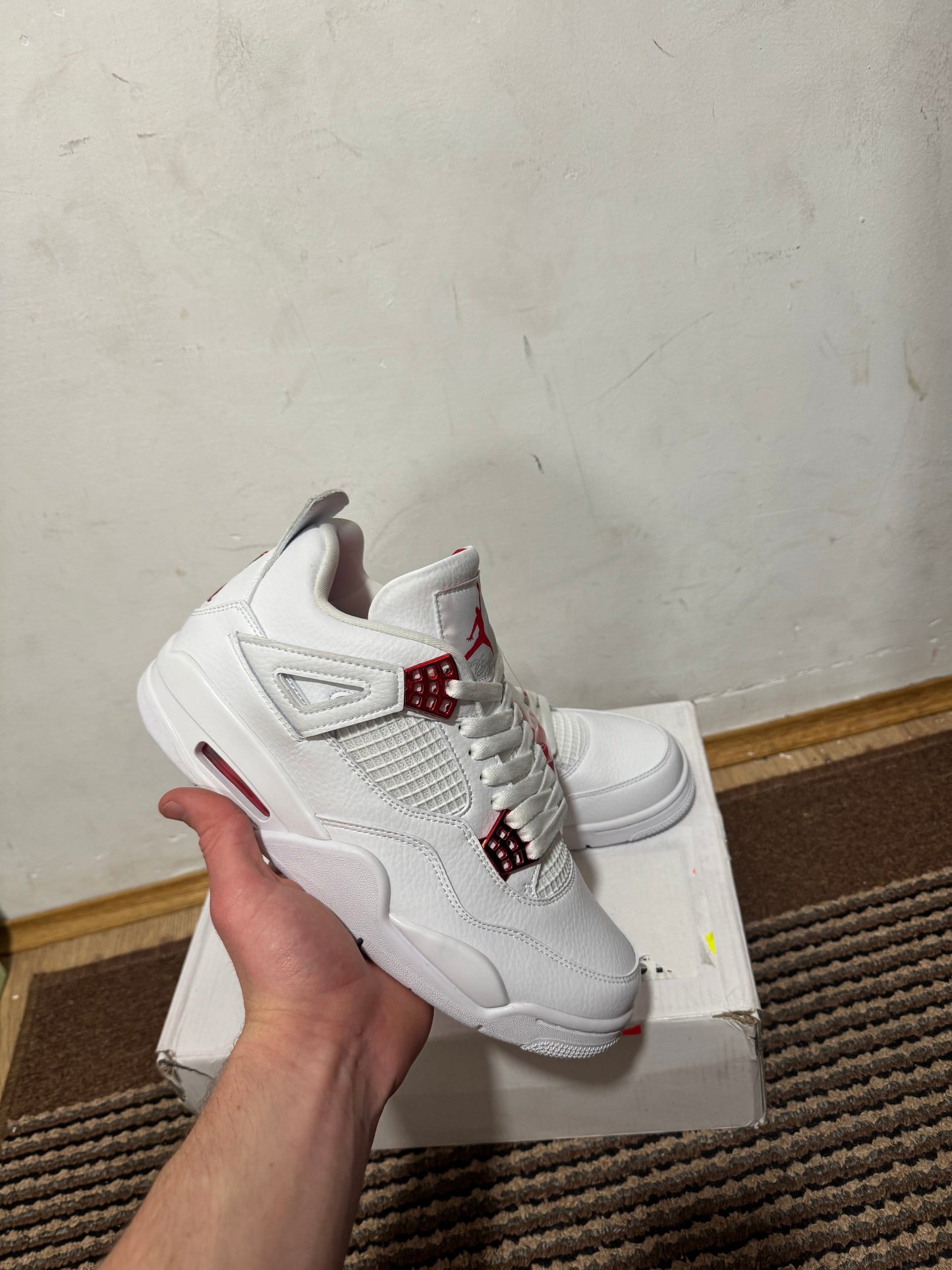 Jordan 4 Metalic Red Broj 42(Odmah dostupne)
