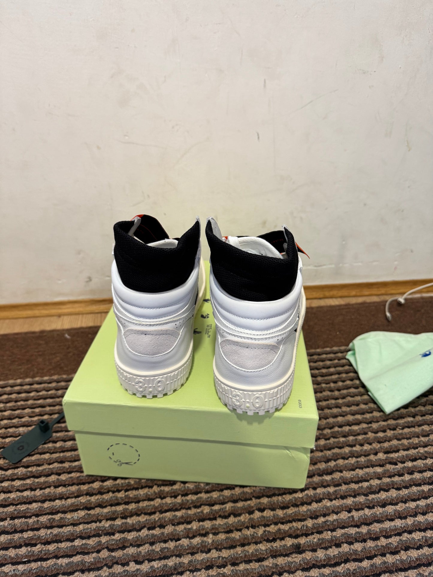 Off White Court Broj 43(Odmah dostupno)