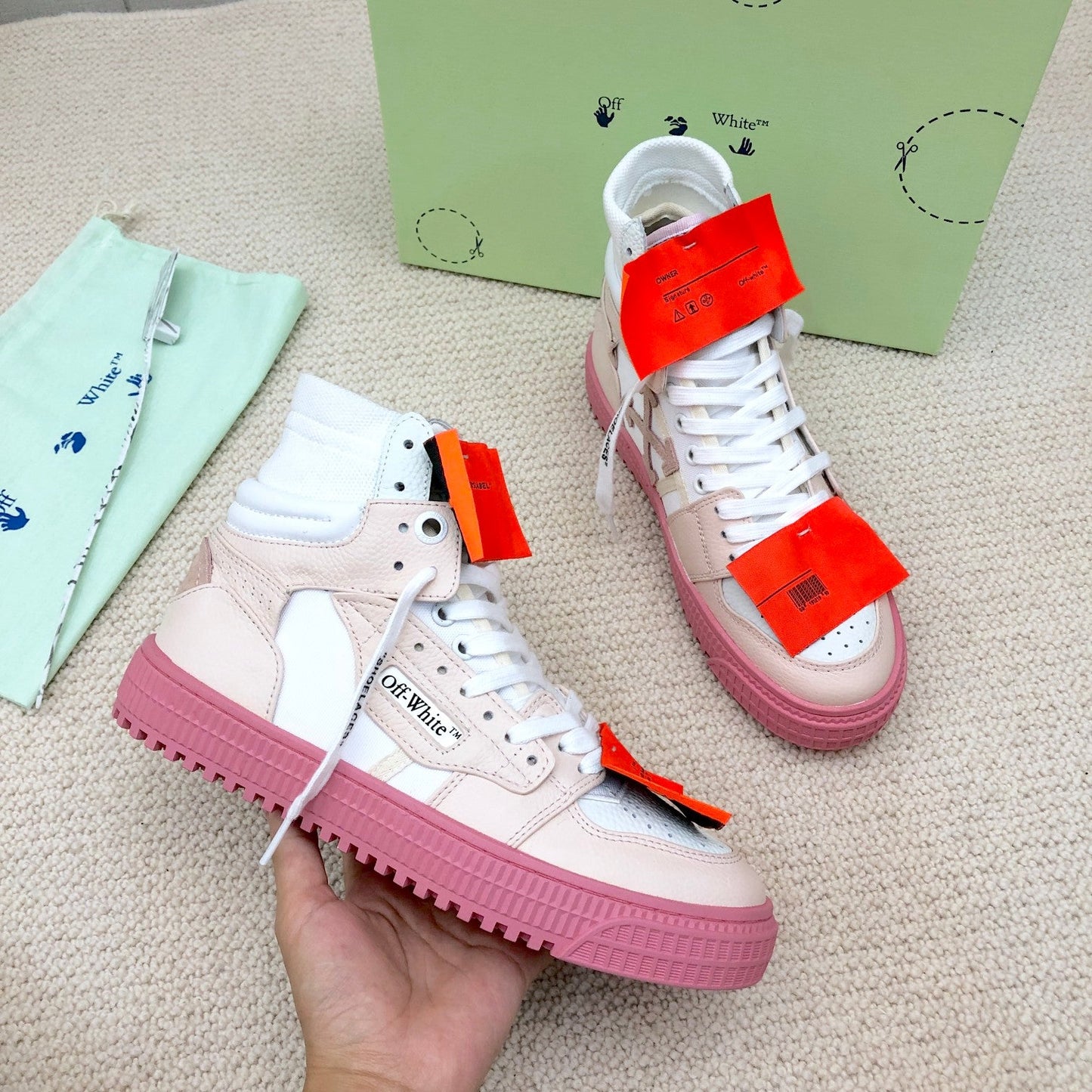 OFF-WHITE Court