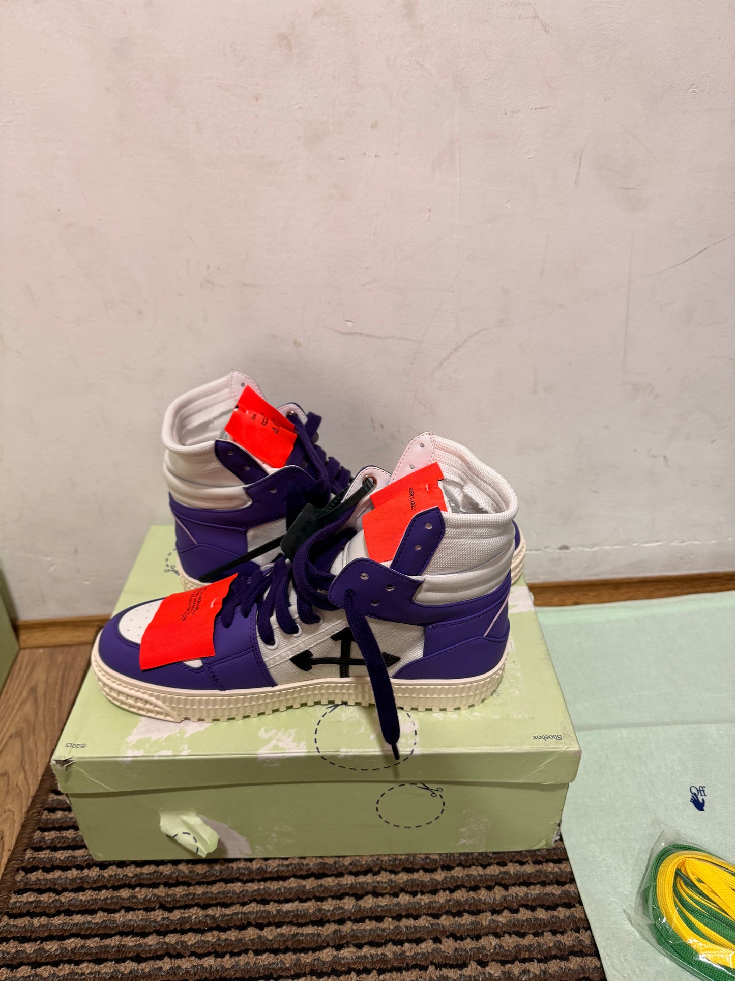 Off White Court Broj 41(Odmah dostupno)