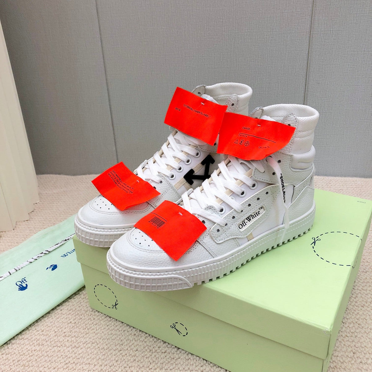 OFF-WHITE Court