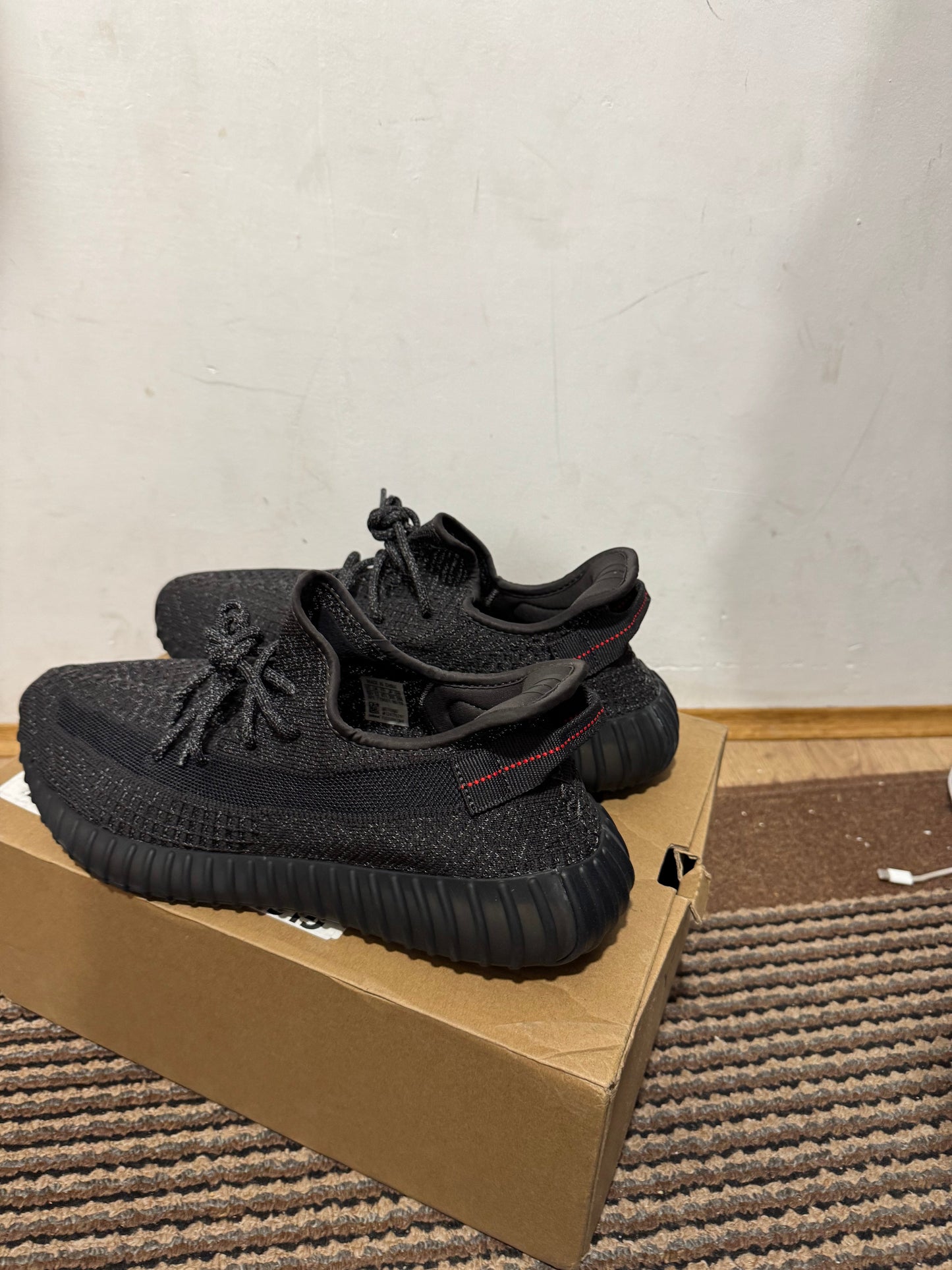 Yeezy 350 Black Static Broj 39(Odmah Dostupno)