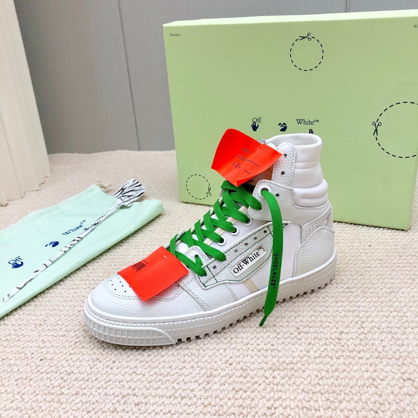 OFF-WHITE Court