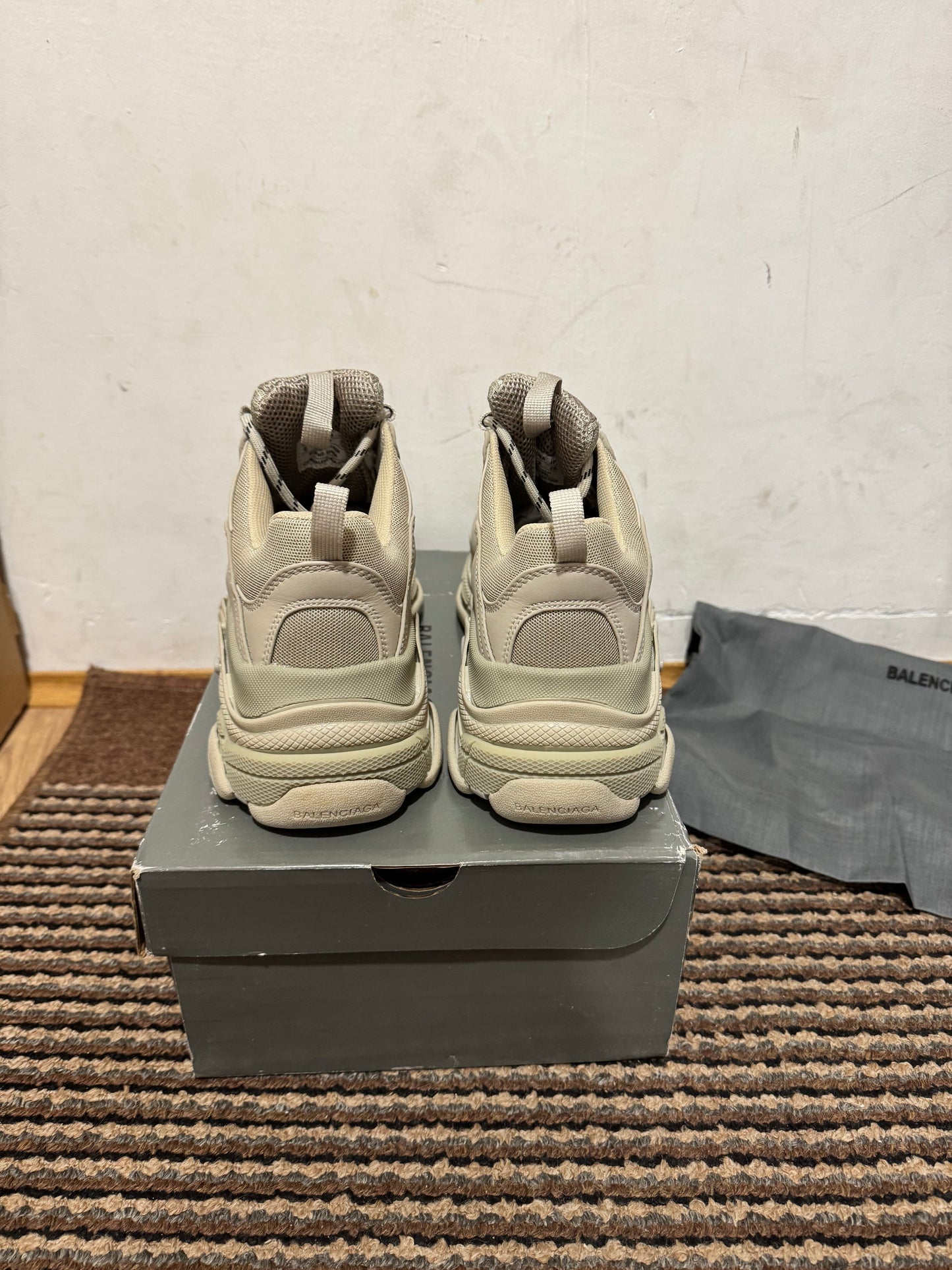 Balenciaga Triple S Broj 39(Odmah dostupno)