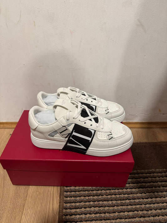 Valentino Broj 42(Odmah dostupno)