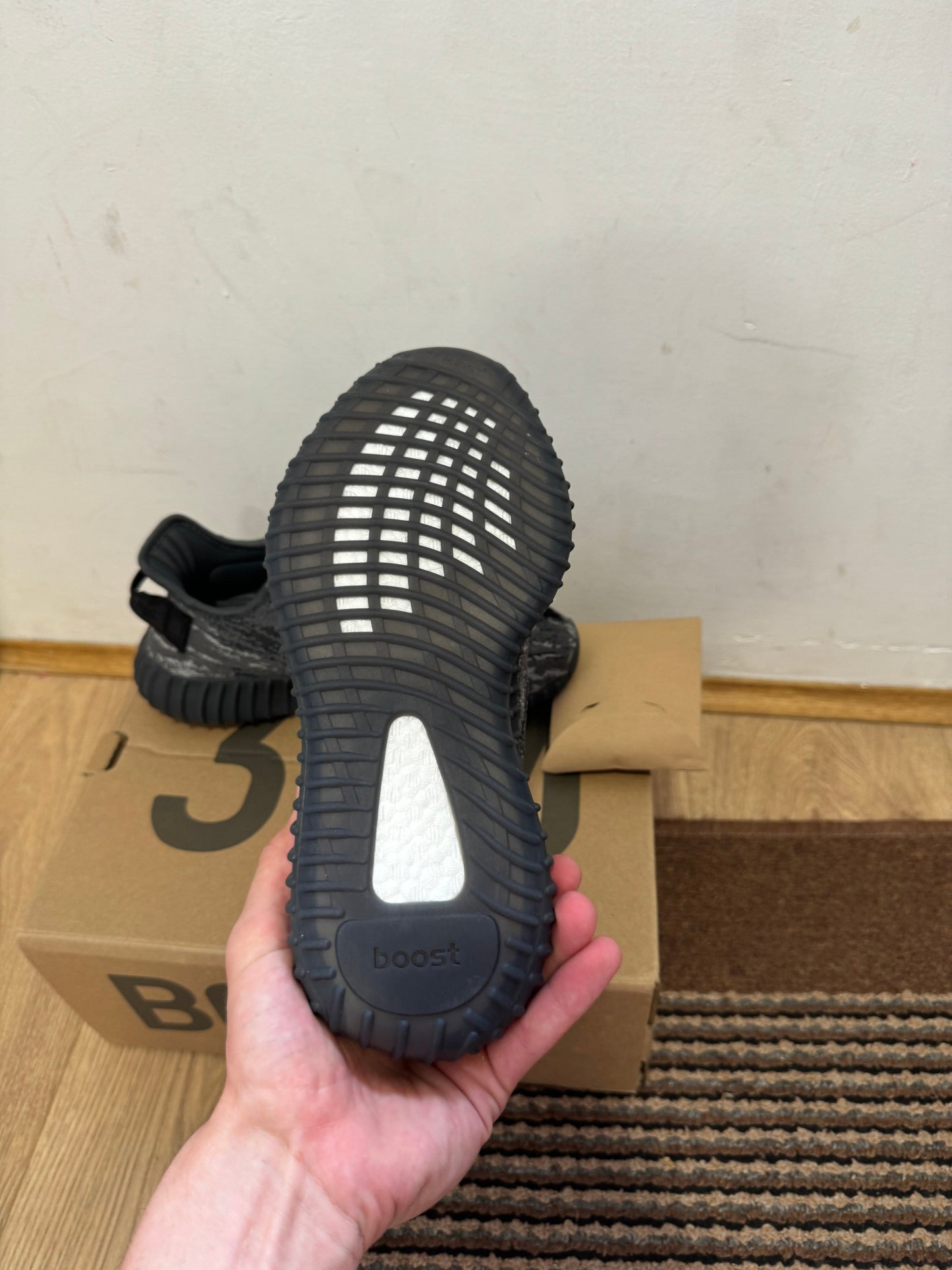 Yeezy 350 MX Black Broj 41(Odmah dostupno)