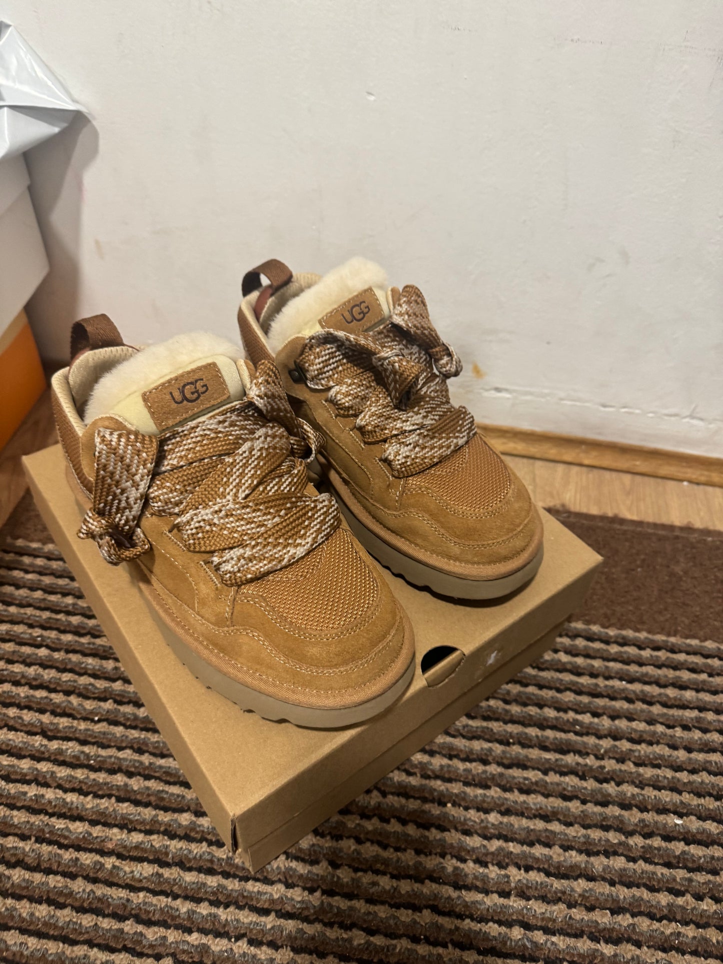 Ugg Broj 39(Odmah dostupno)