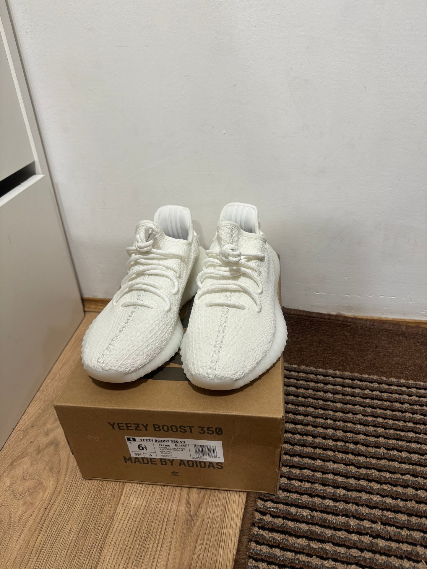 Yeezy350 Cream Broj 39,42(Odmah dostupno)