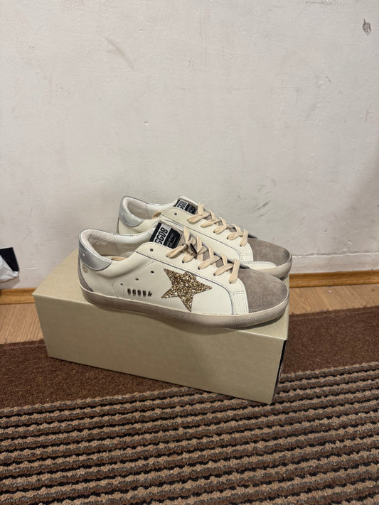 Golden Goose Broj 40(Odmah dostupno)