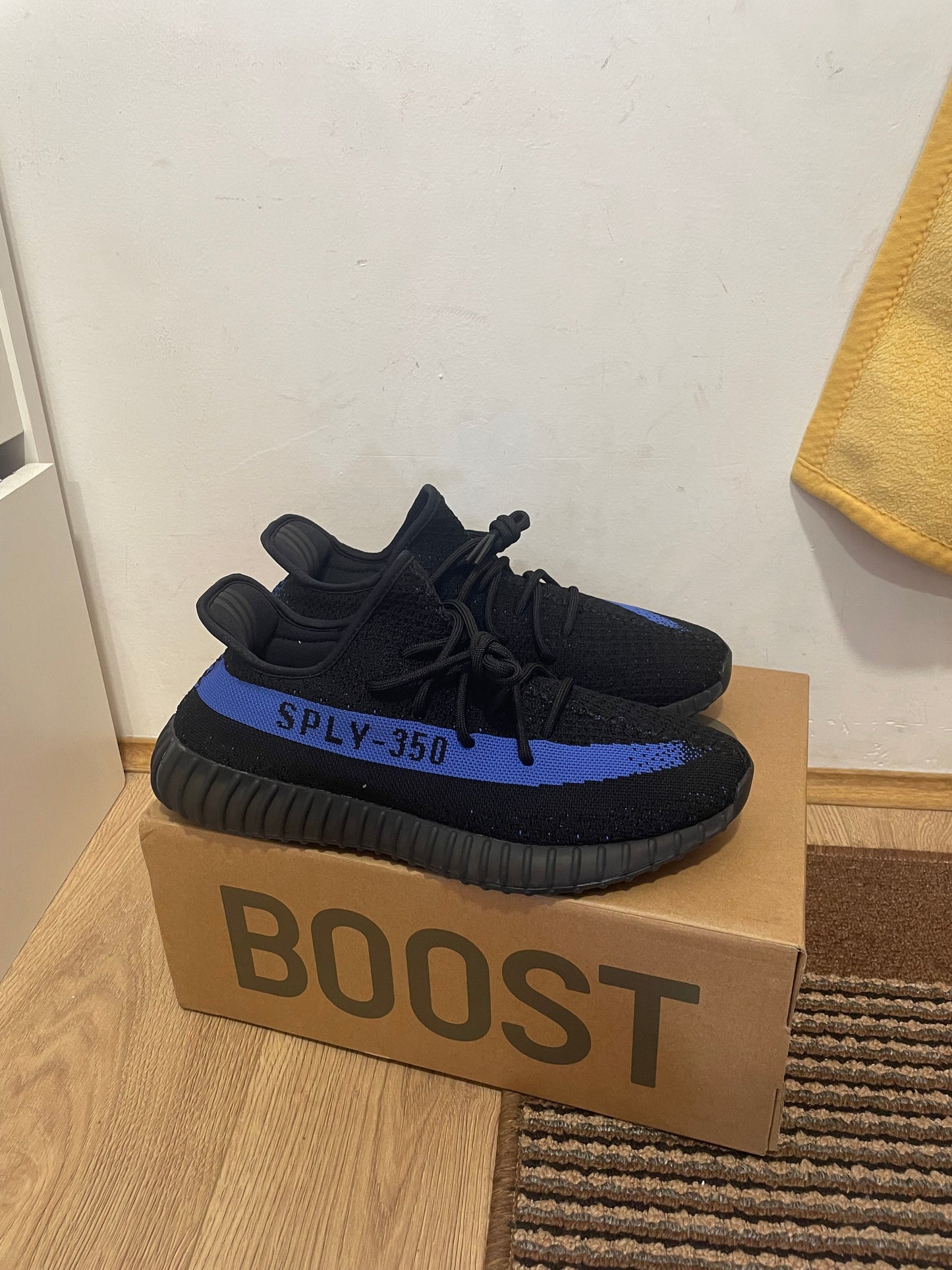 Yeezy 350 Dazzling Blue Broj 41(Odmah dostupno)