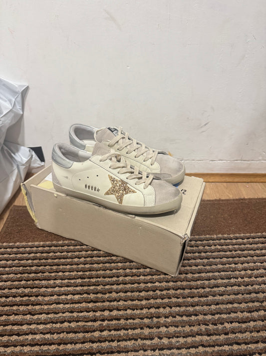Golden Goose Broj 40(Odmah dostupno) (KORISTENE SVE VIDLJVINO NA SLICI!)