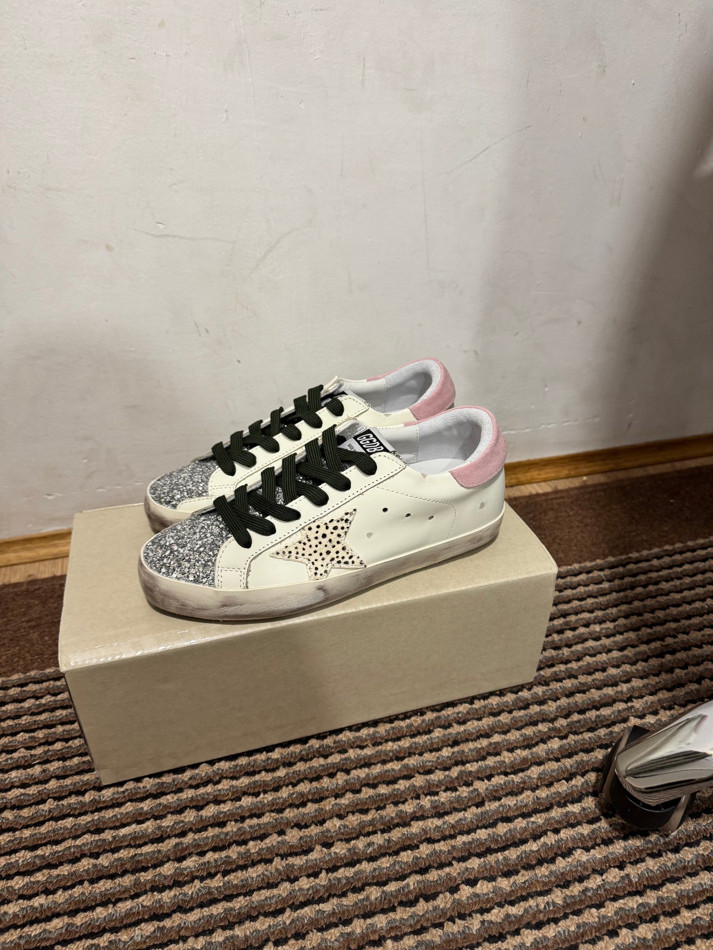 Golden Goose Broj 40(Odmah dostupno)