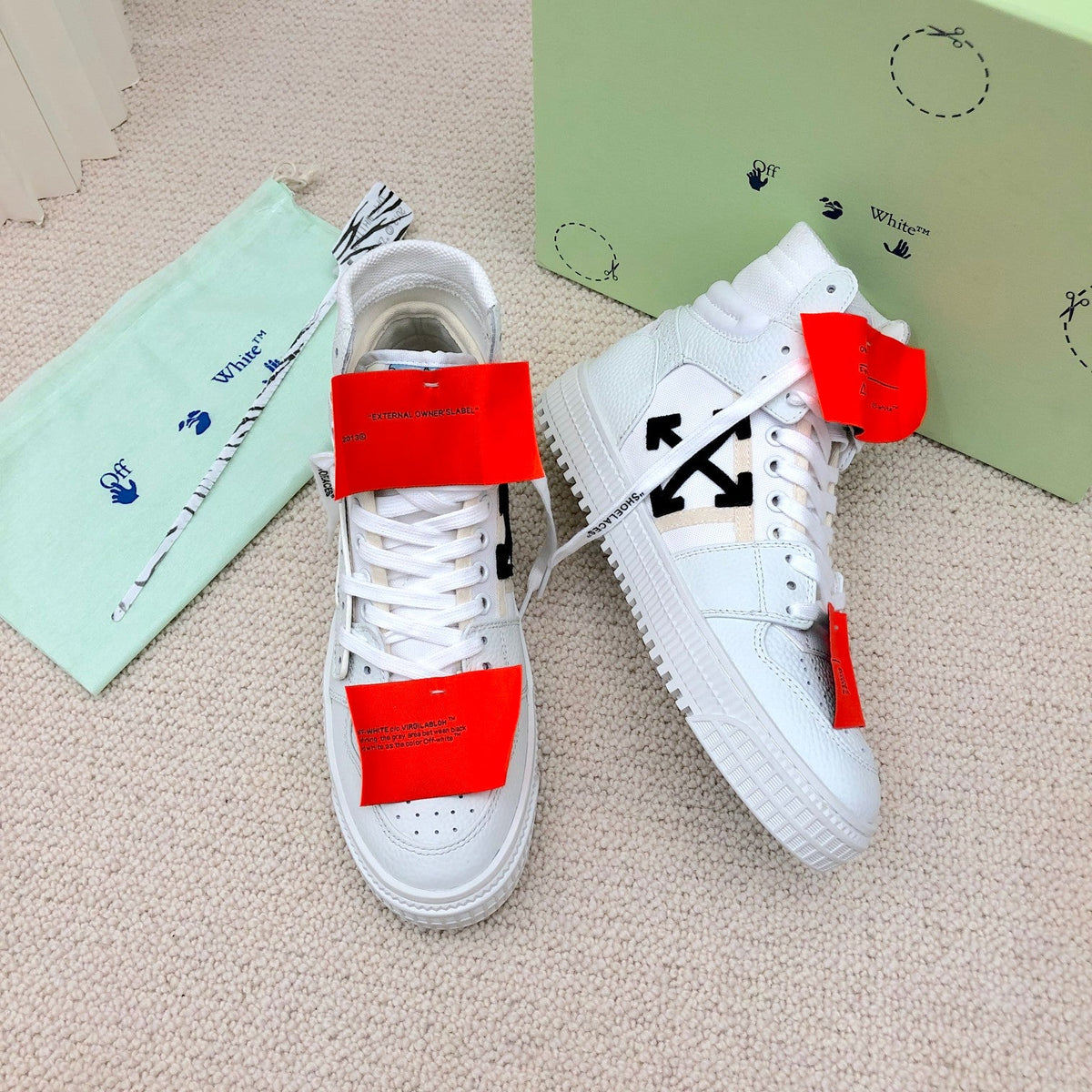 OFF-WHITE Court