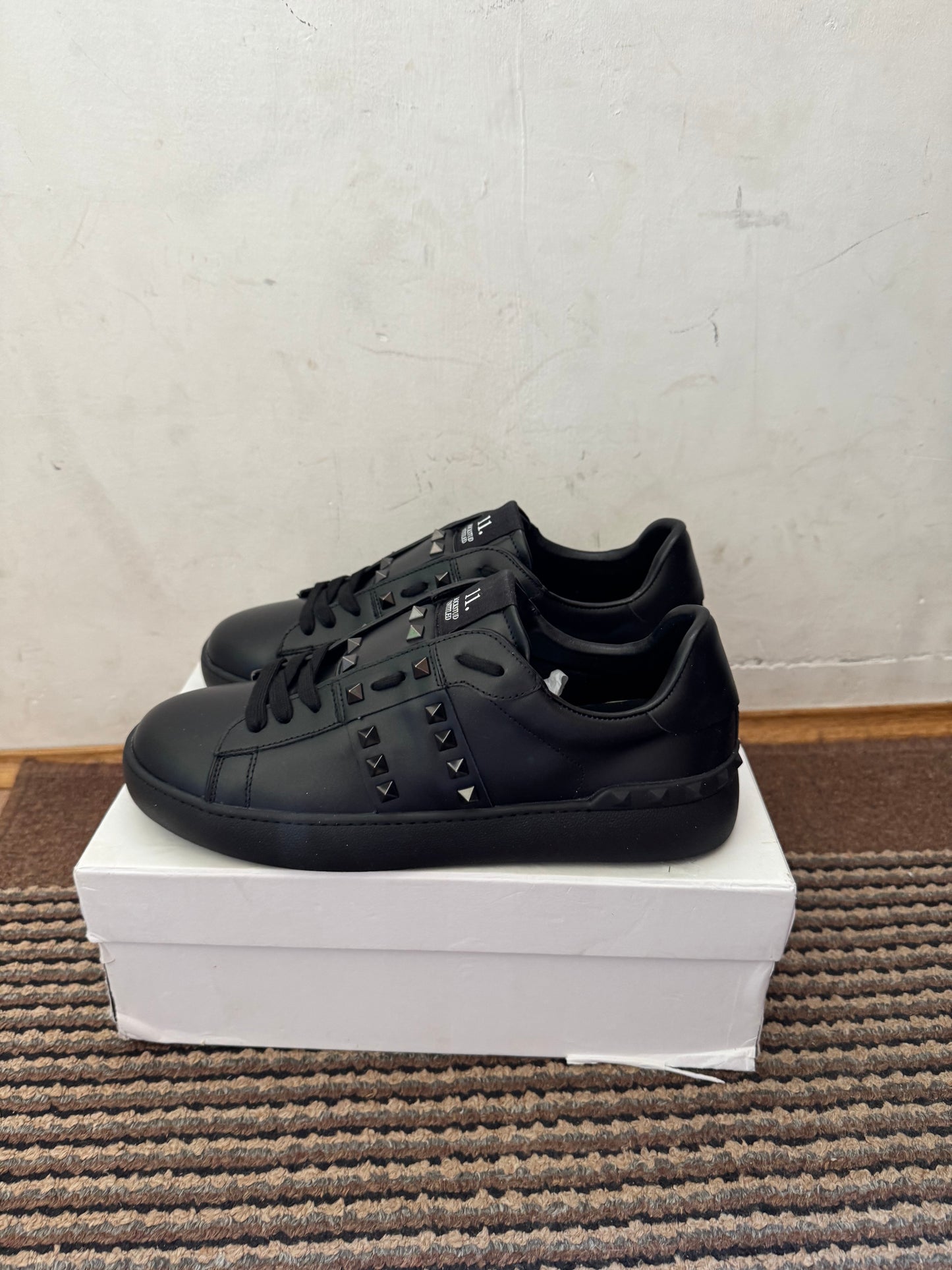 Valentino Broj 44(Odmah dostupno)