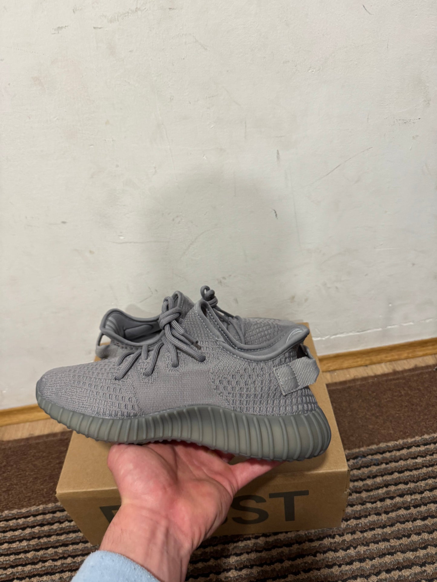 Yeezy 350 Wolf Grey Broj 39(Odmah dostupno)